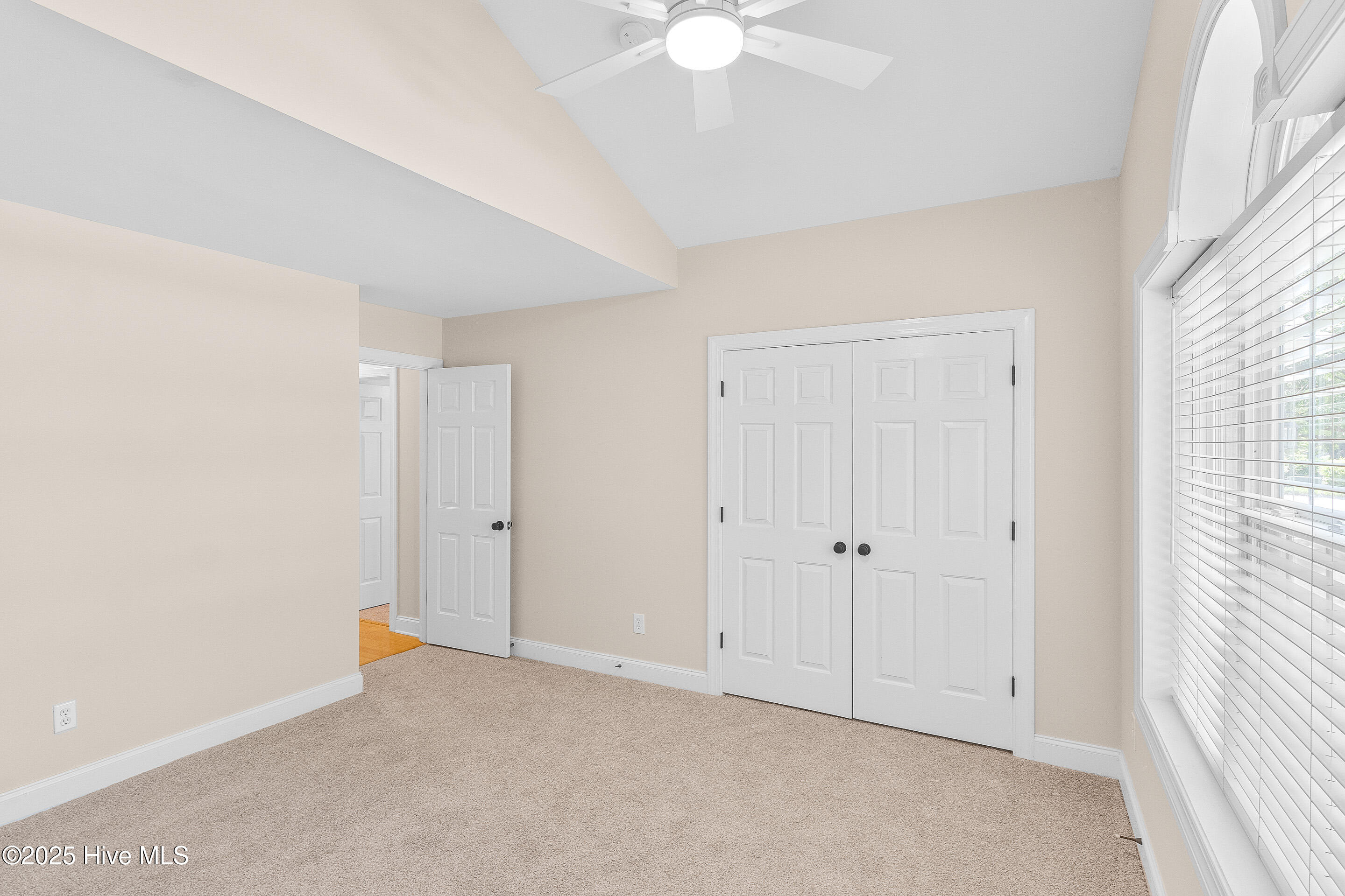 8200 Beddoes Drive