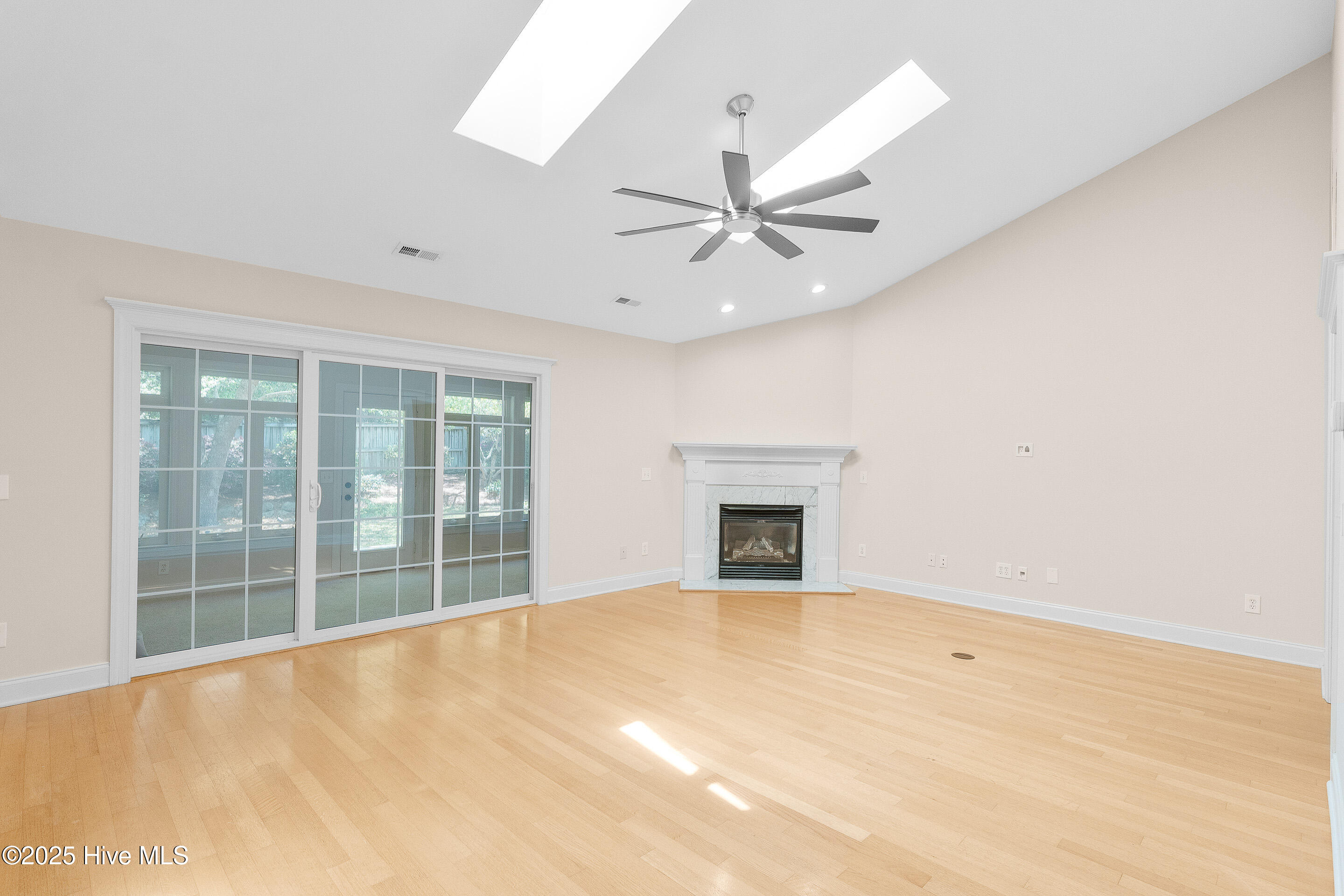 8200 Beddoes Drive