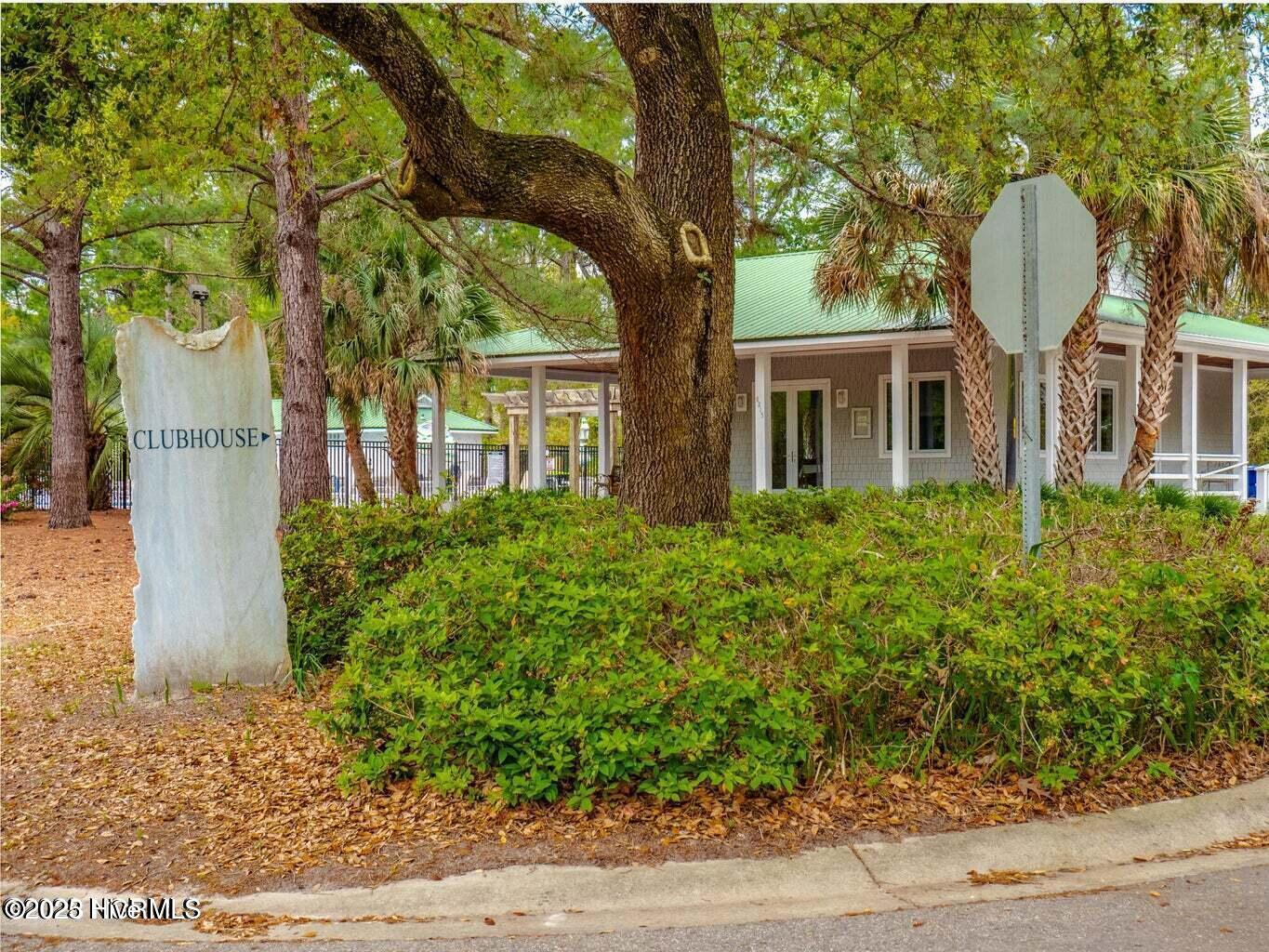 8200 Beddoes Drive