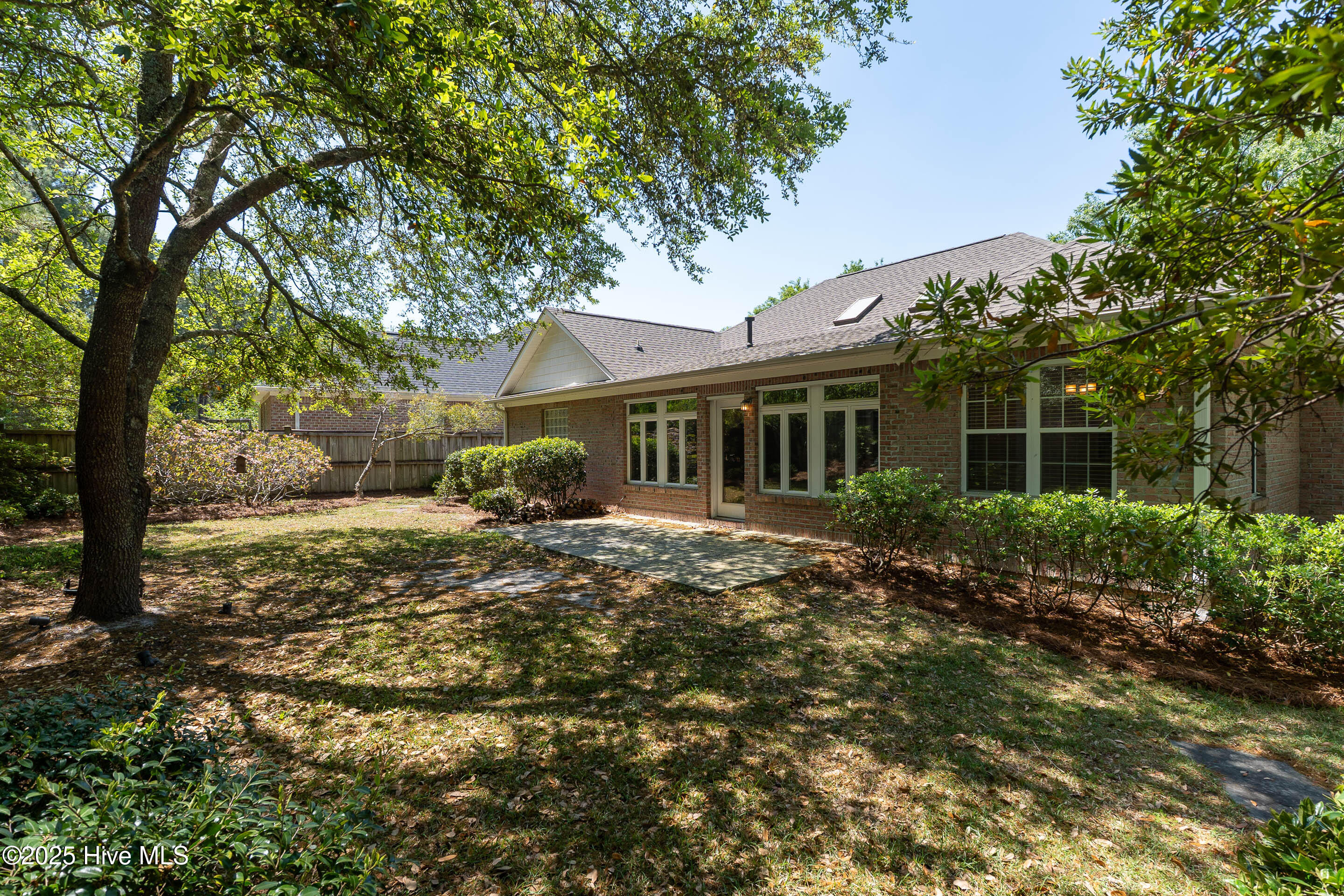 8200 Beddoes Drive