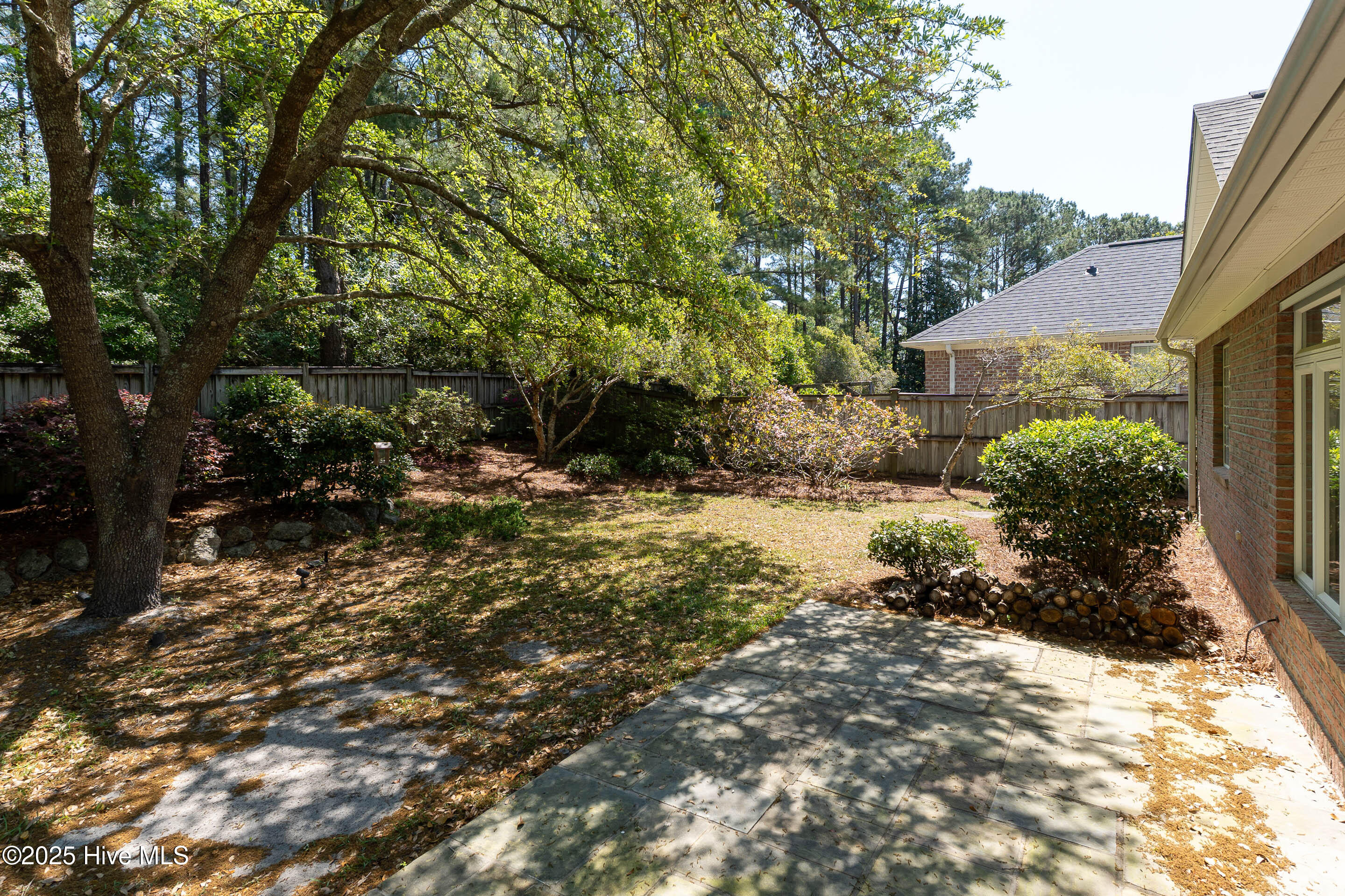8200 Beddoes Drive