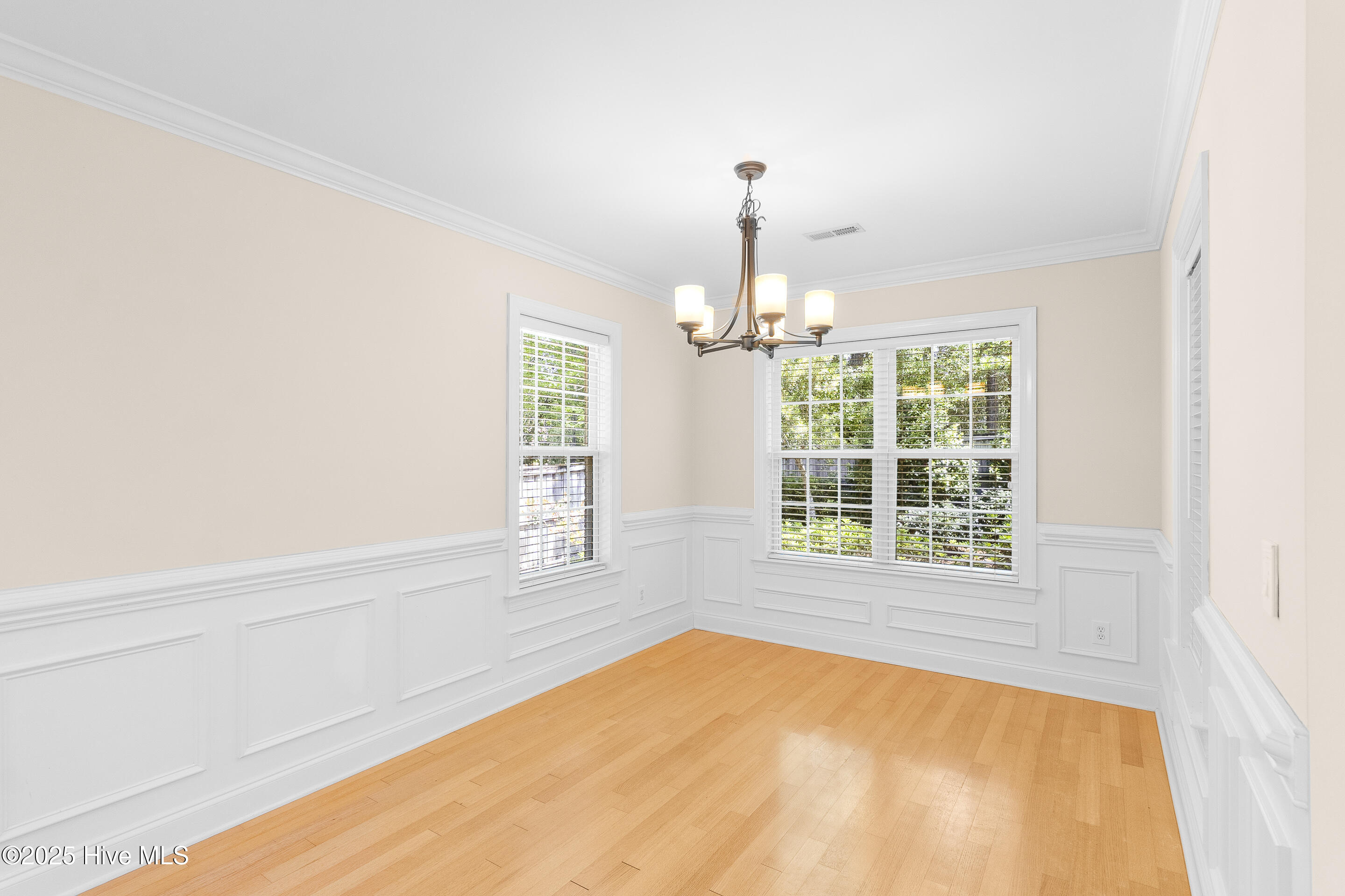 8200 Beddoes Drive