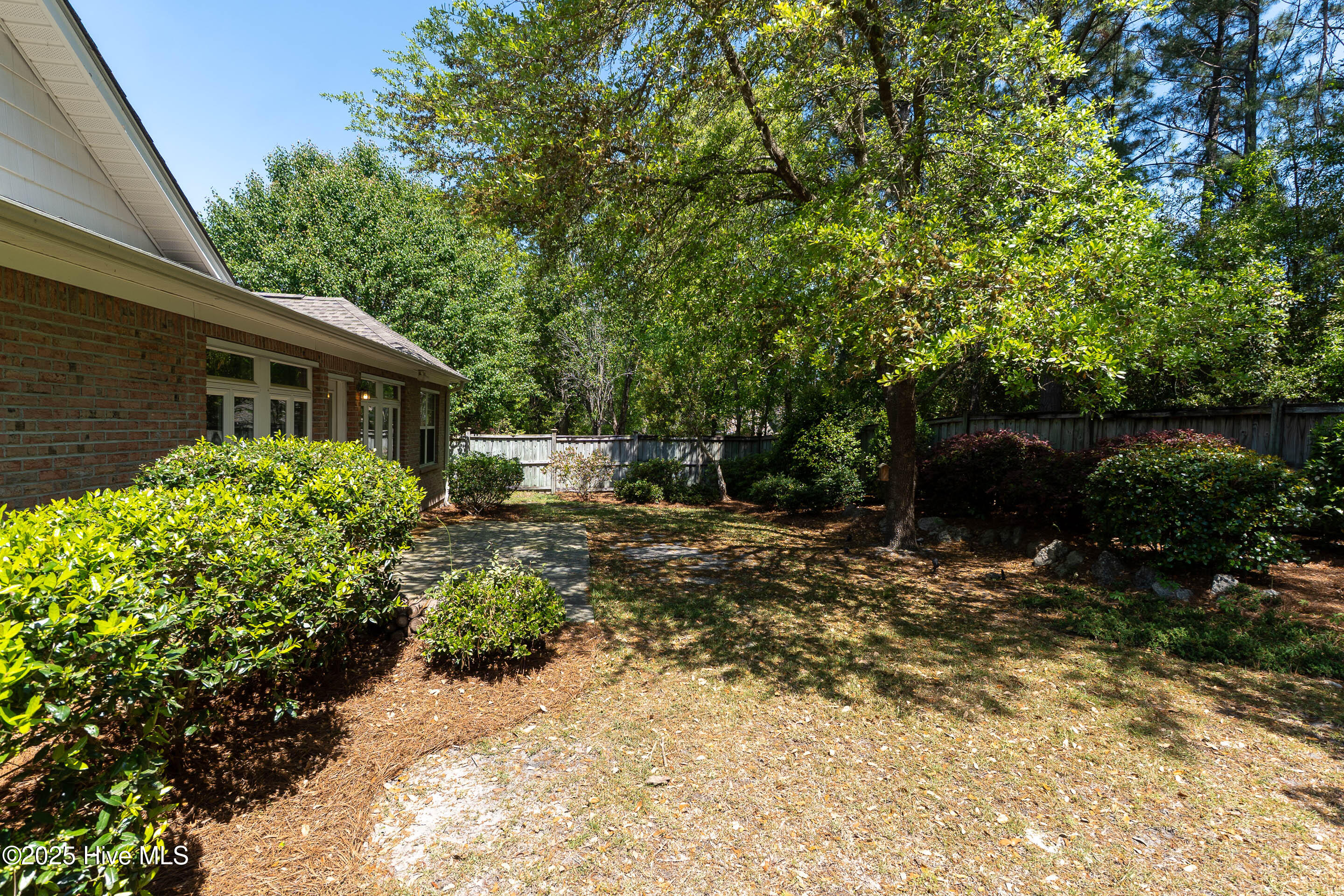 8200 Beddoes Drive