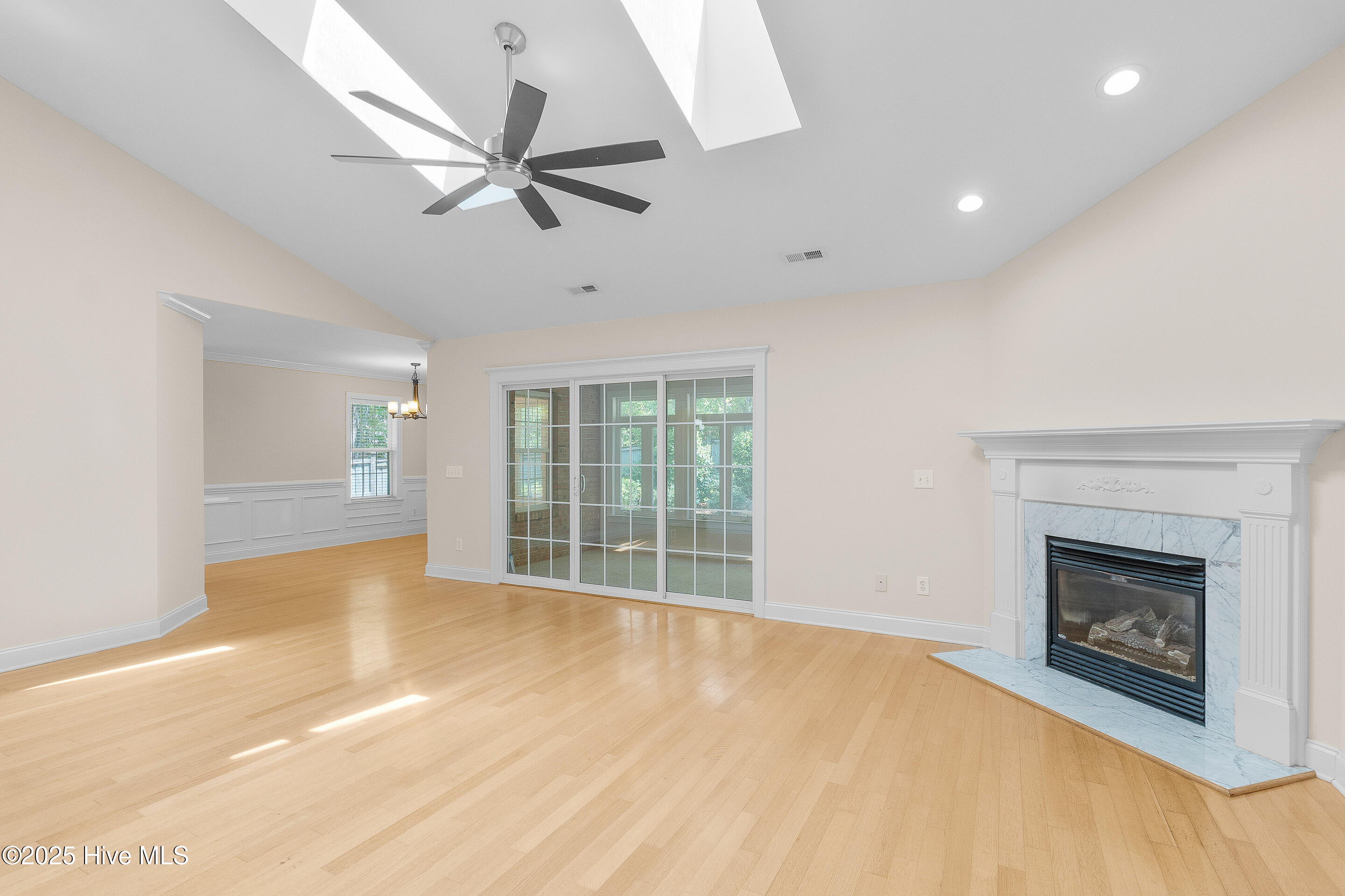 8200 Beddoes Drive