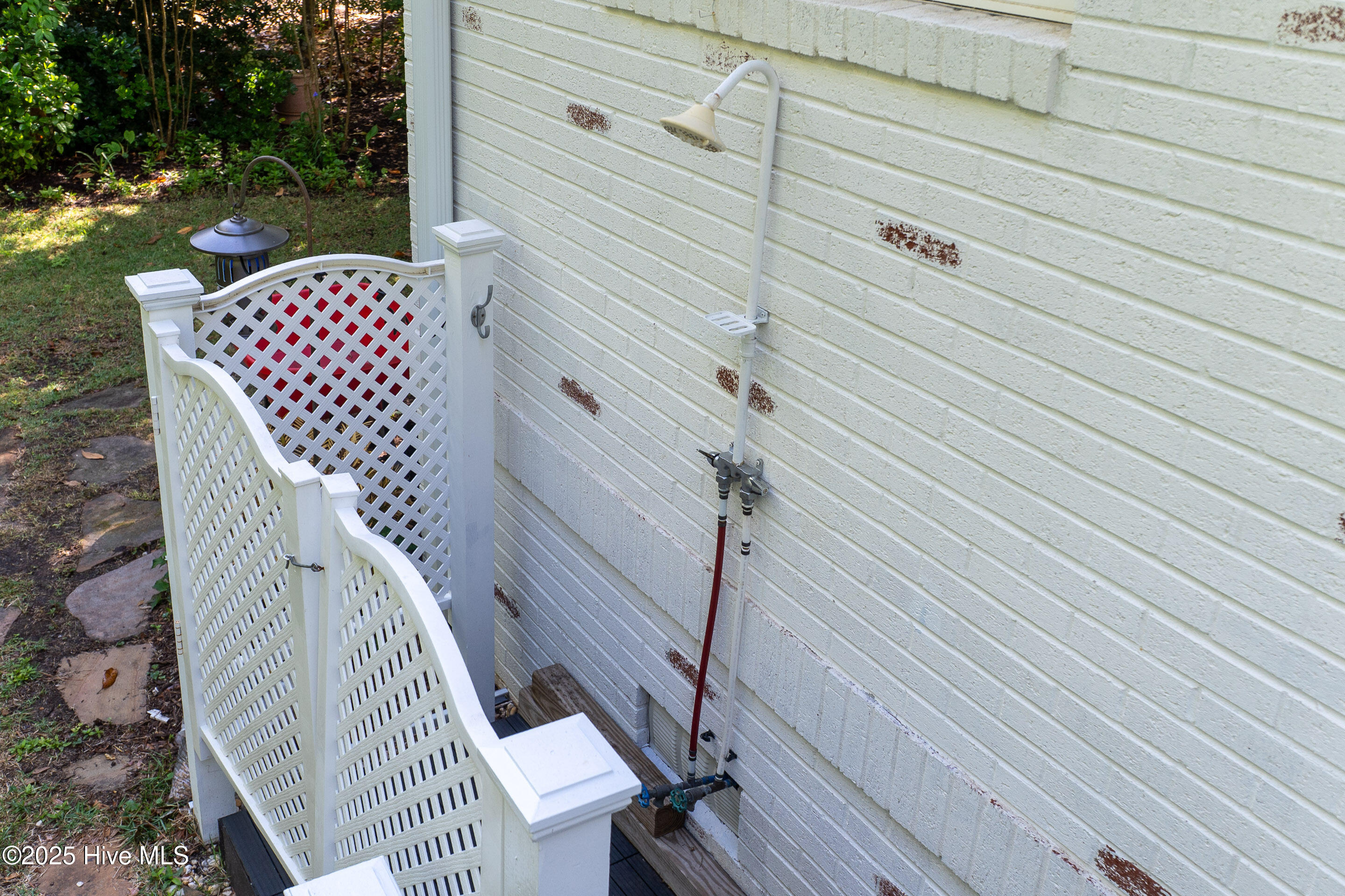 8819 Sawmill Creek Lane