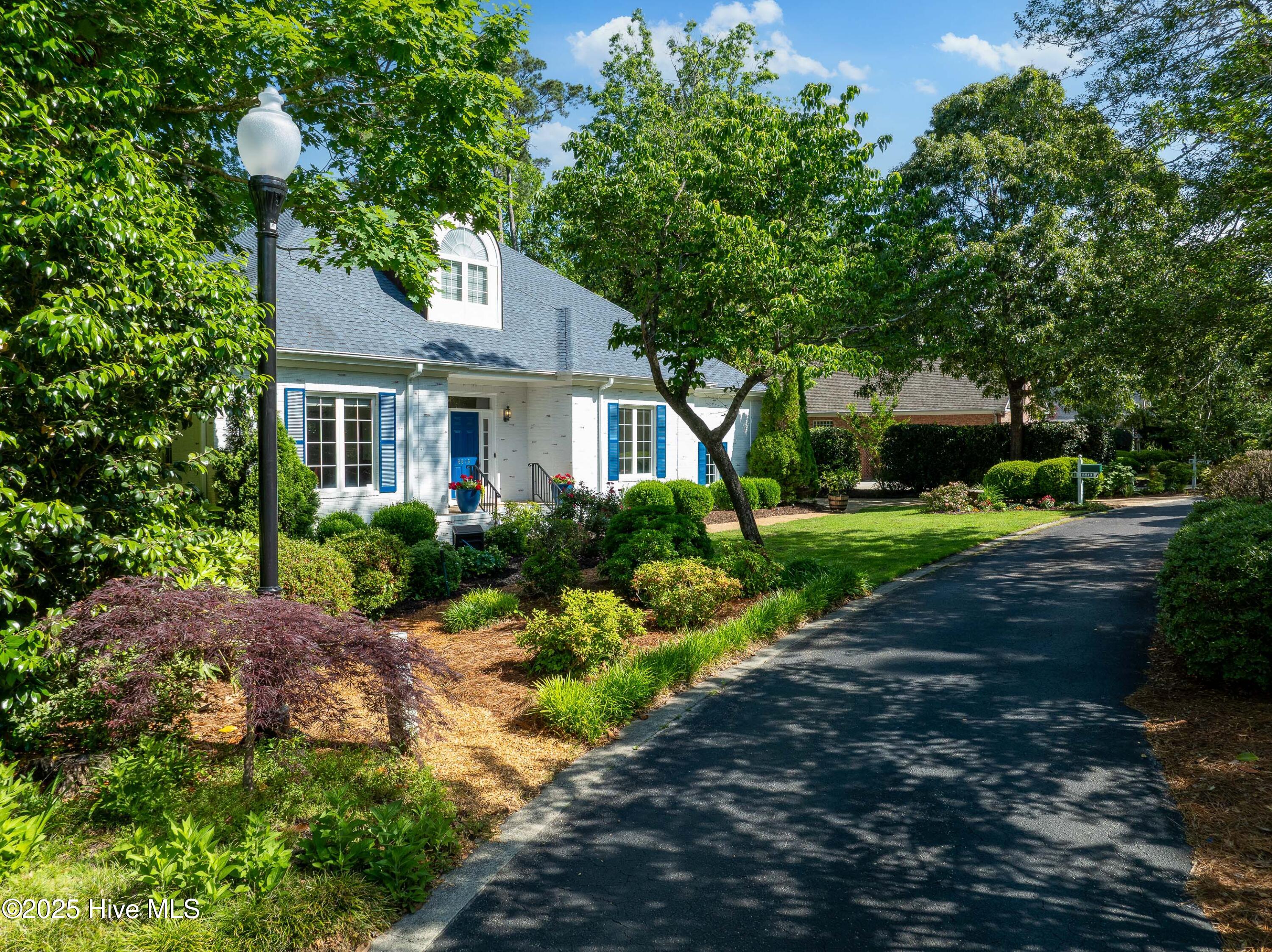 8819 Sawmill Creek Lane