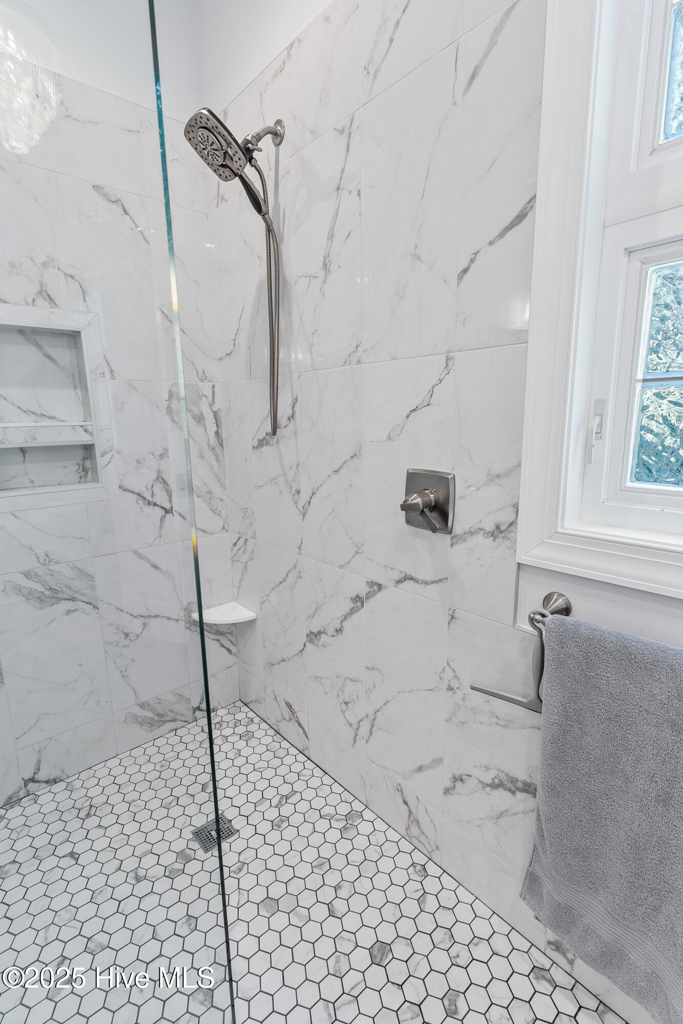 8819 Sawmill Creek Lane