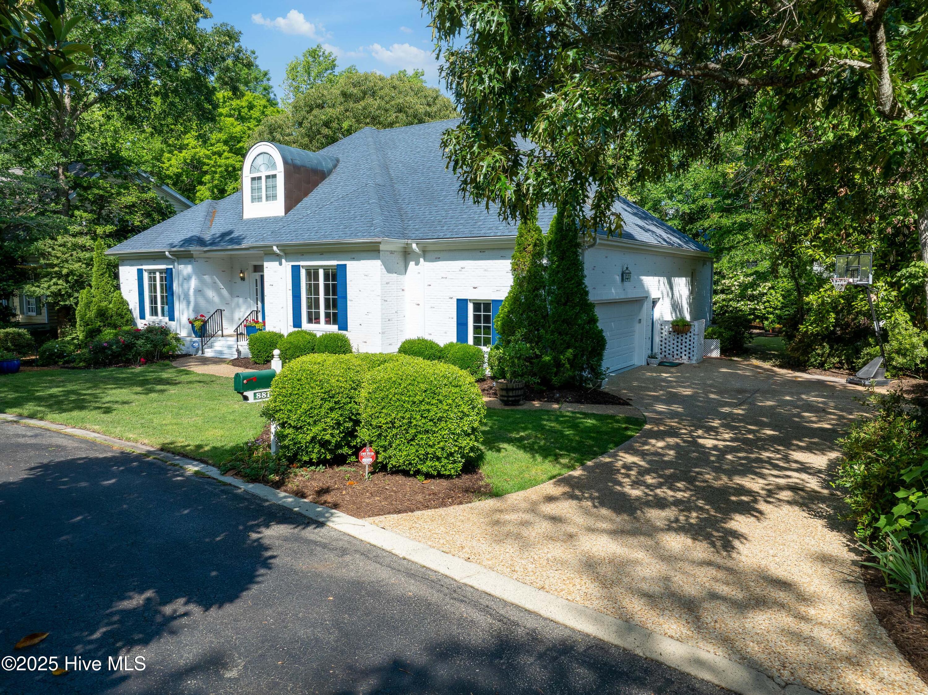 8819 Sawmill Creek Lane