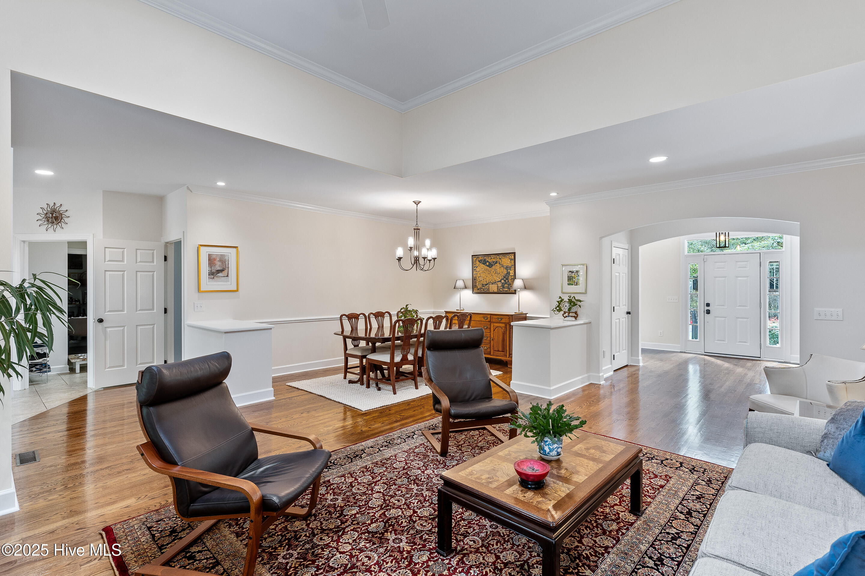 8819 Sawmill Creek Lane