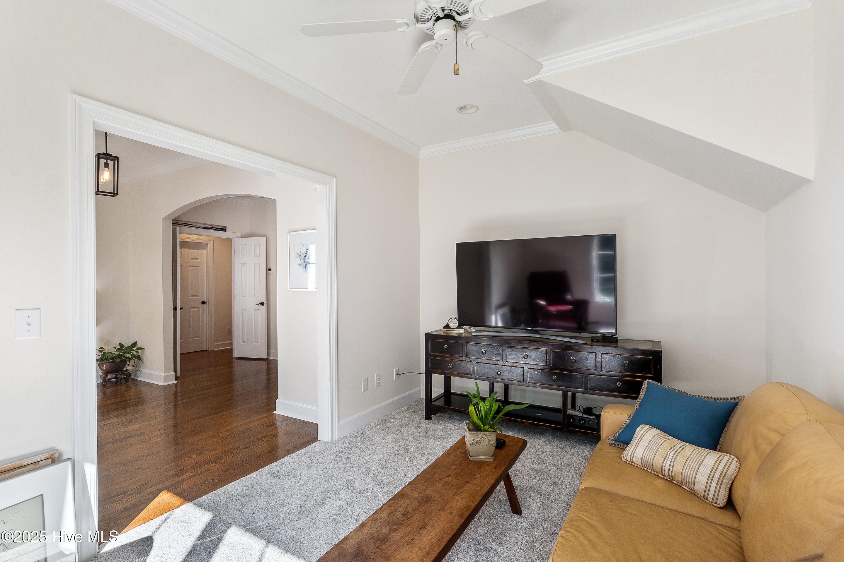 8819 Sawmill Creek Lane