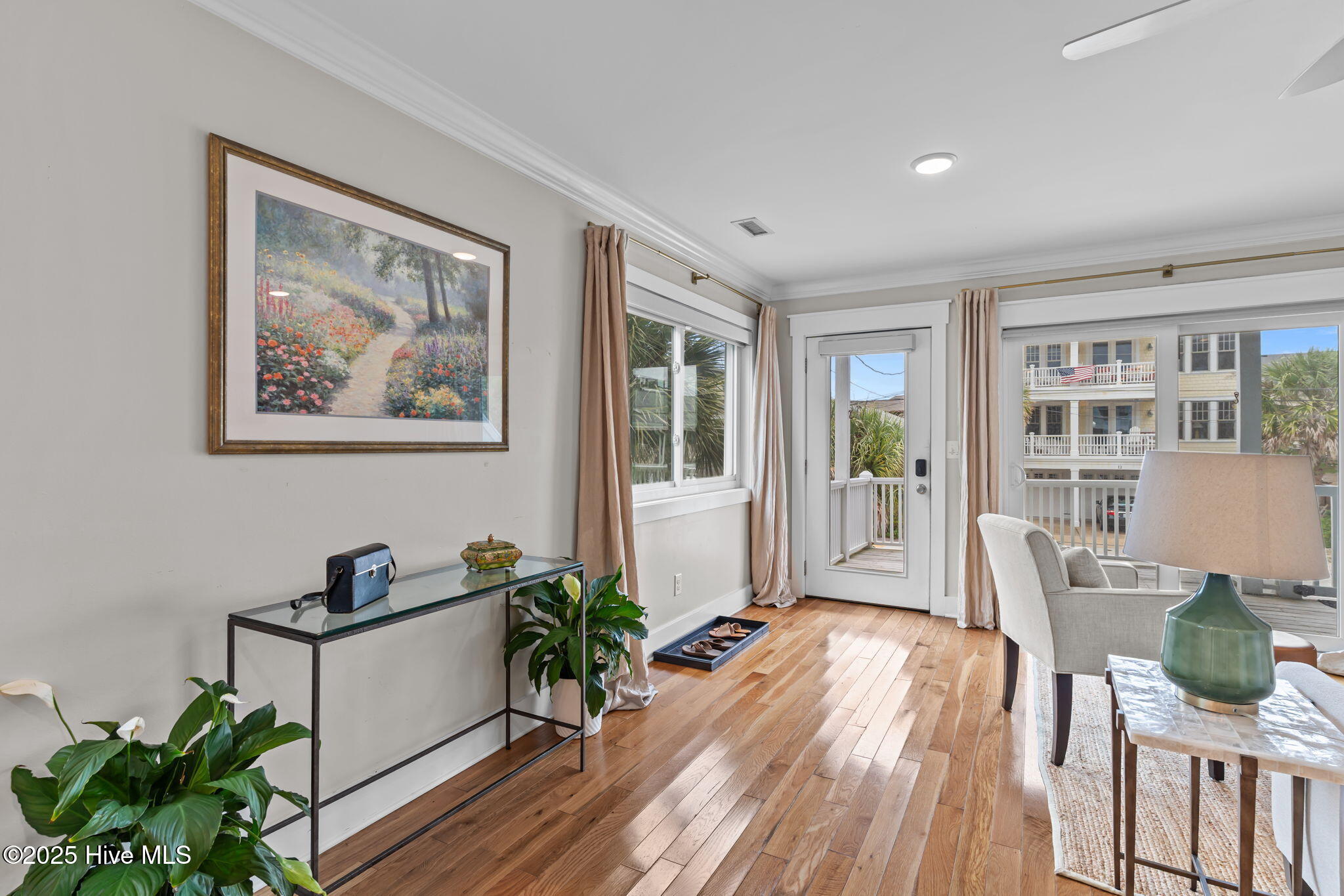 13 E Columbia Street, B