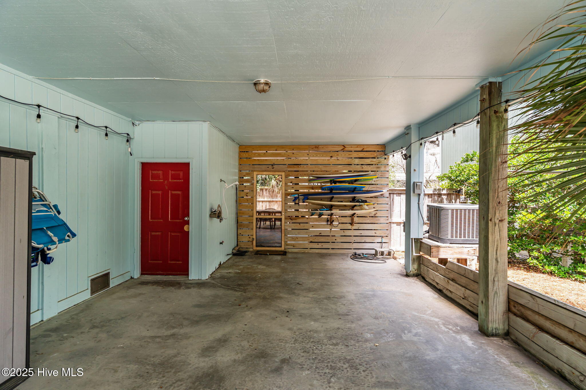 13 E Columbia Street, B