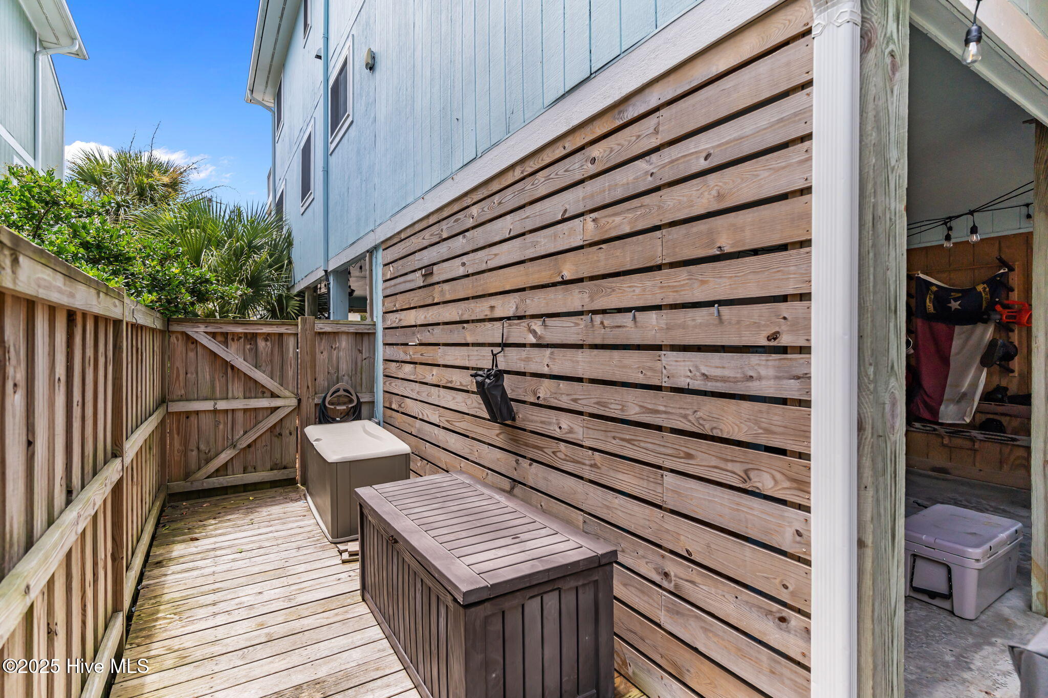 13 E Columbia Street, B