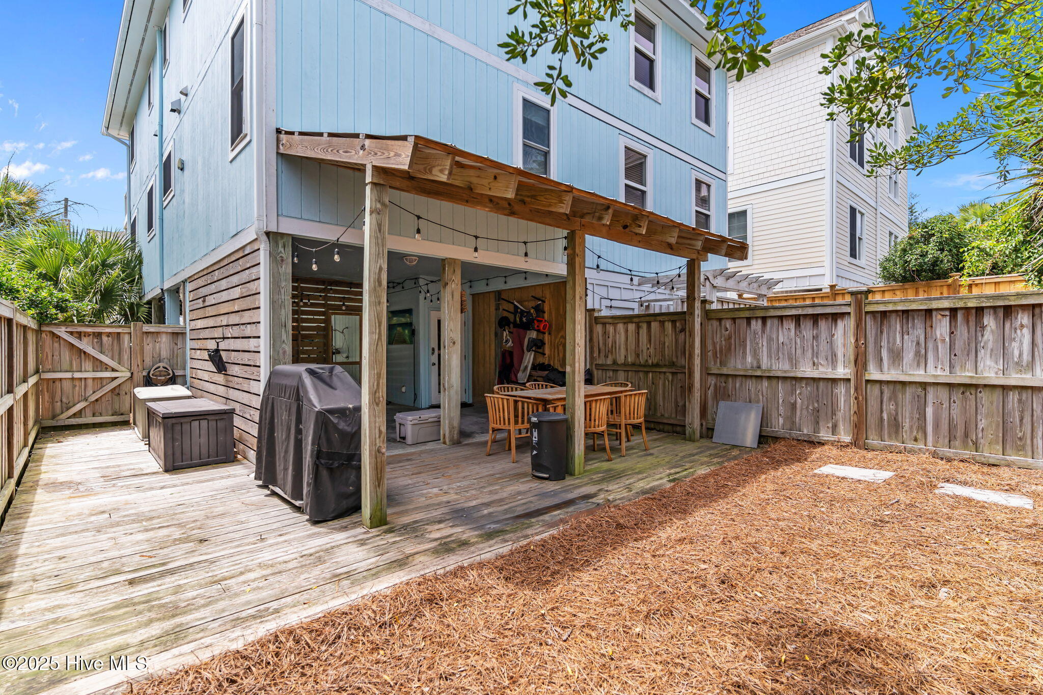 13 E Columbia Street, B