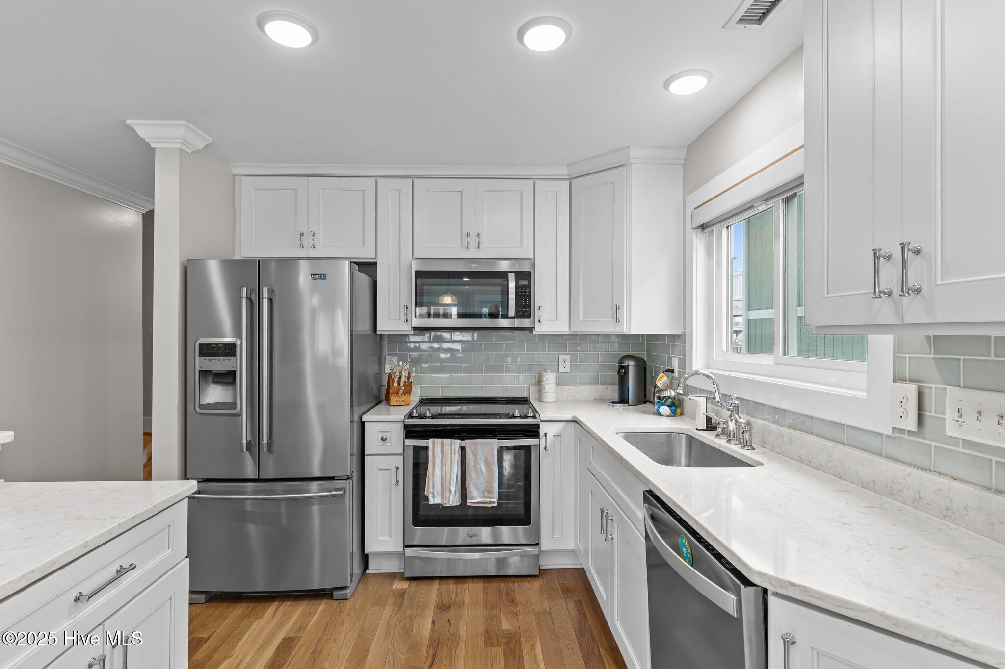 13 E Columbia Street, B