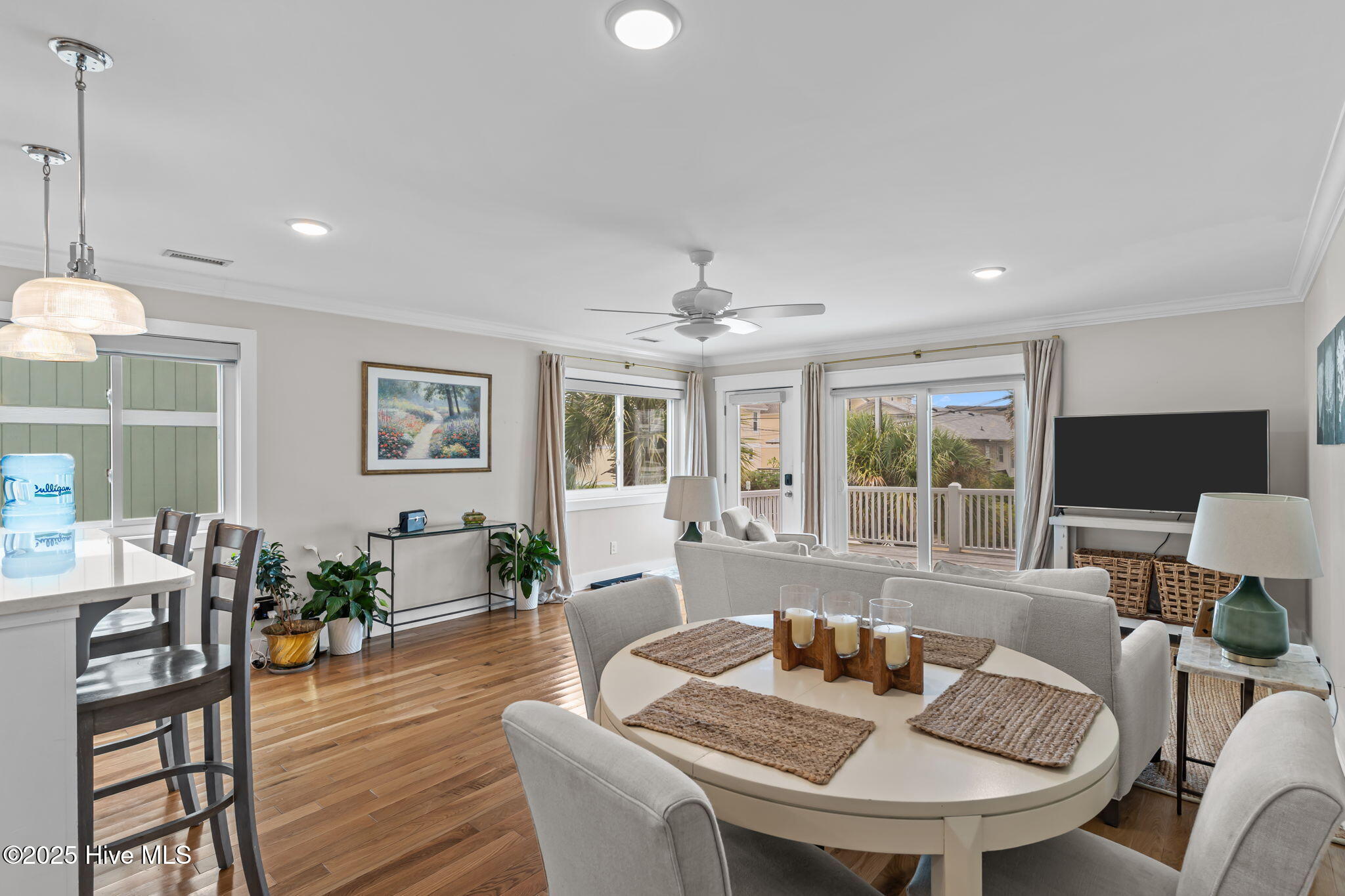 13 E Columbia Street, B