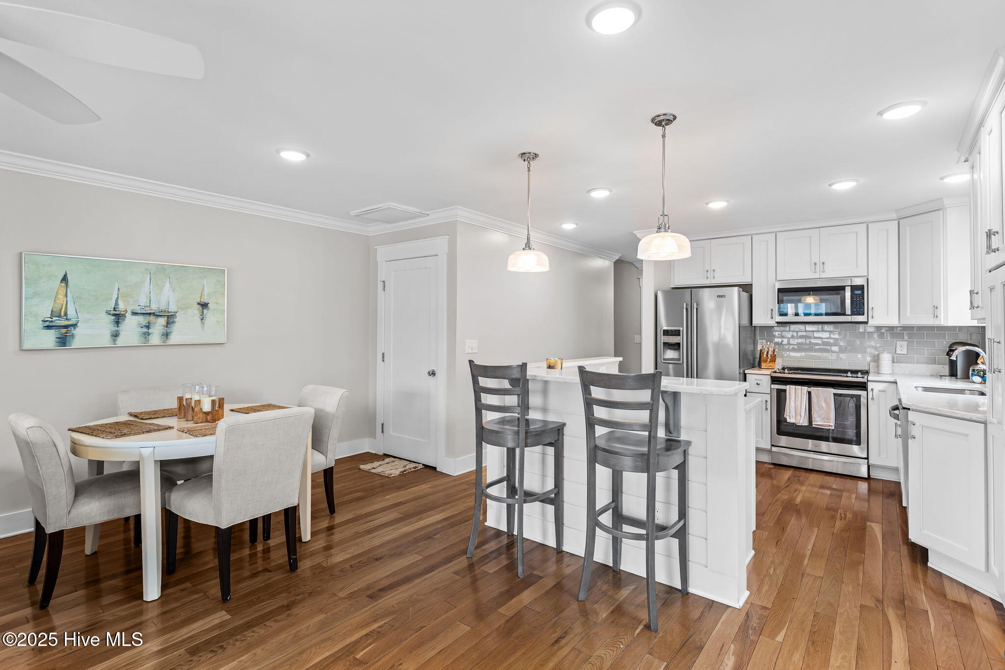 13 E Columbia Street, B