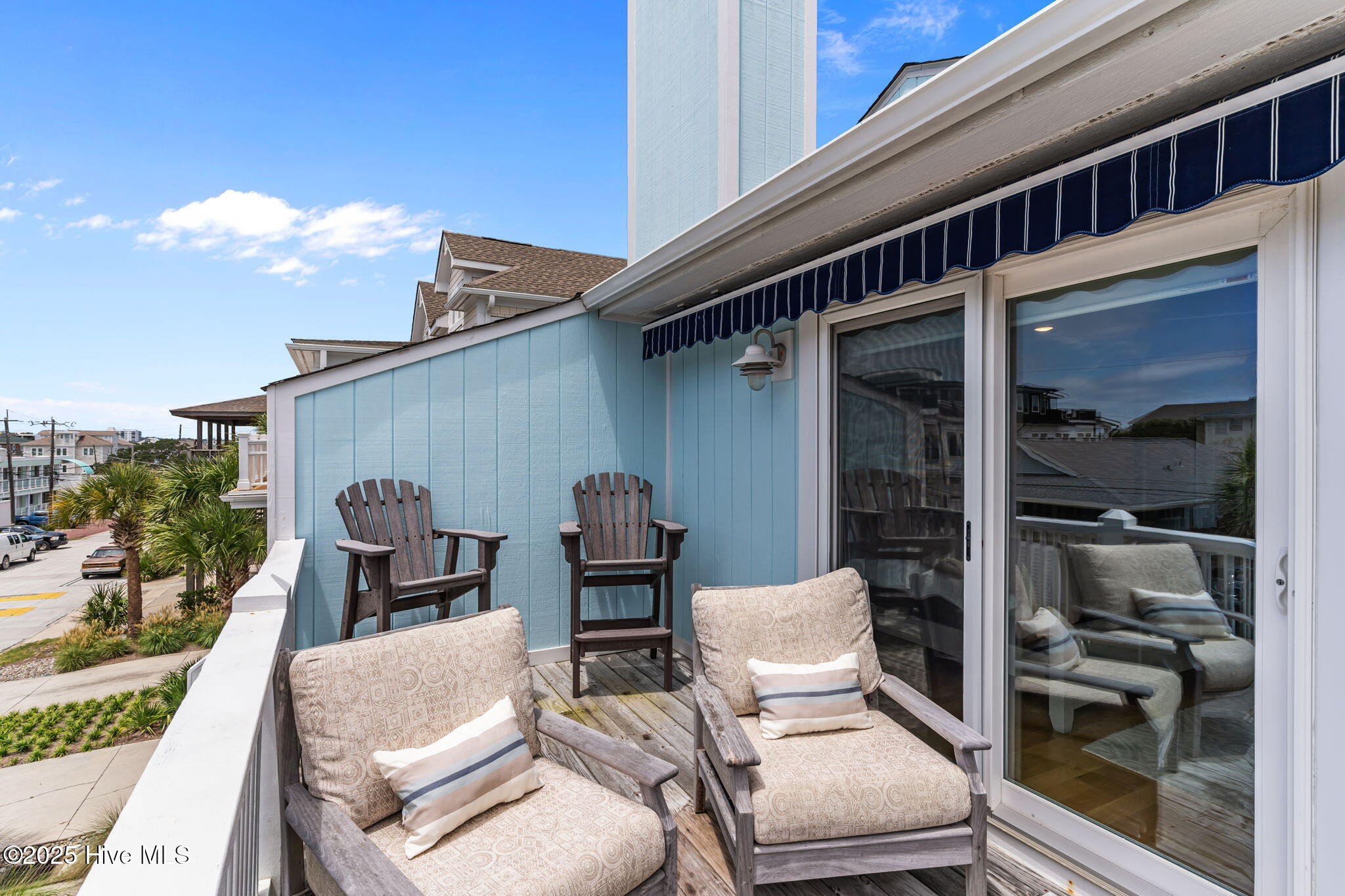 13 E Columbia Street, B