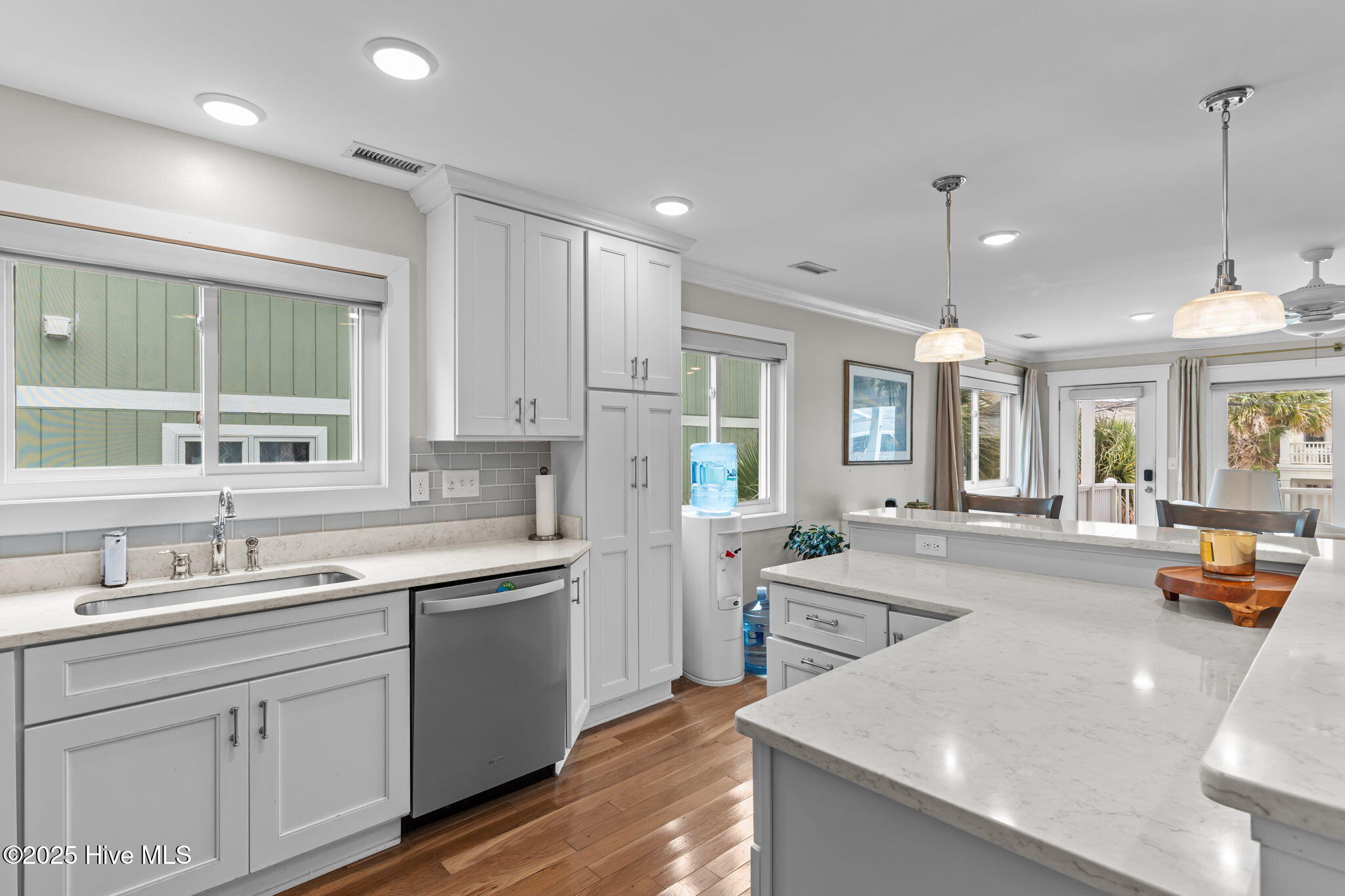 13 E Columbia Street, B