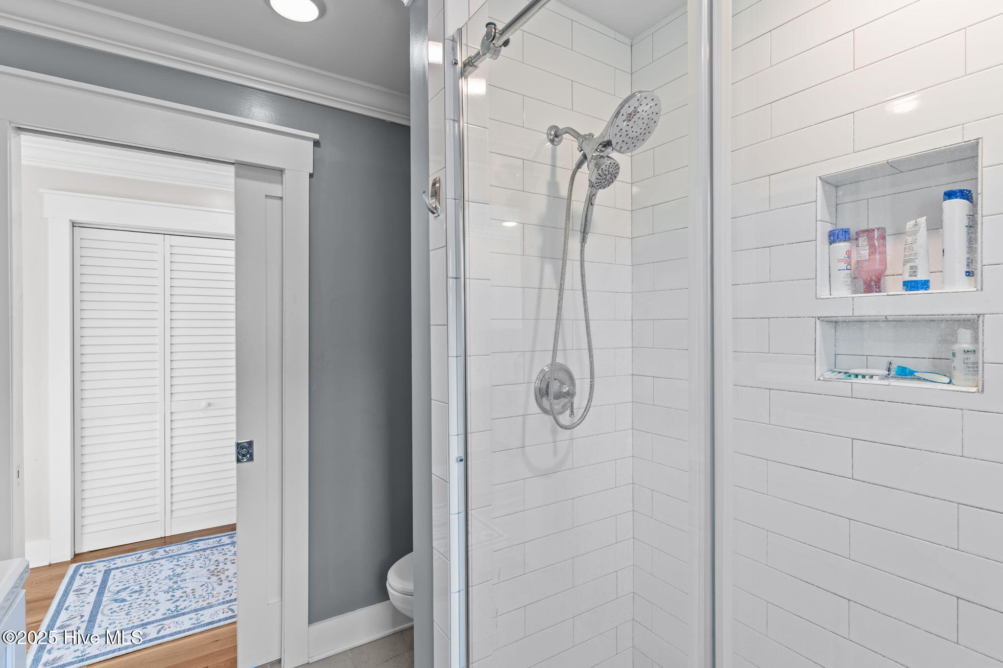 13 E Columbia Street, B