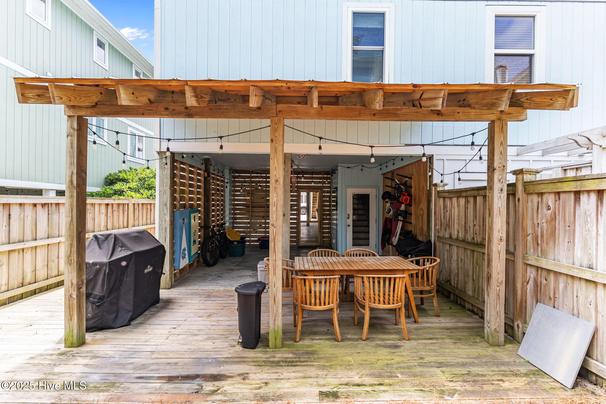 13 E Columbia Street, B