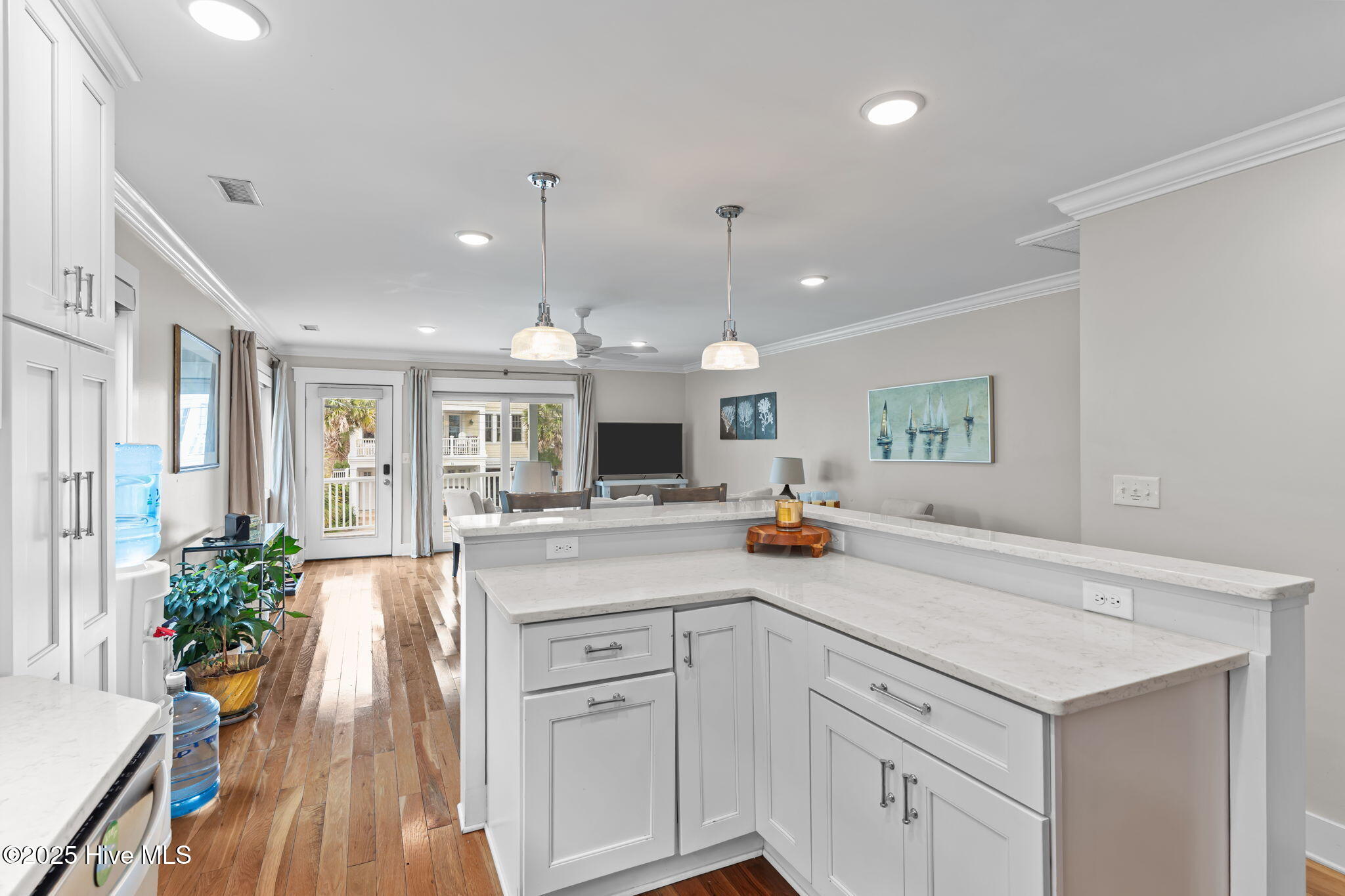 13 E Columbia Street, B