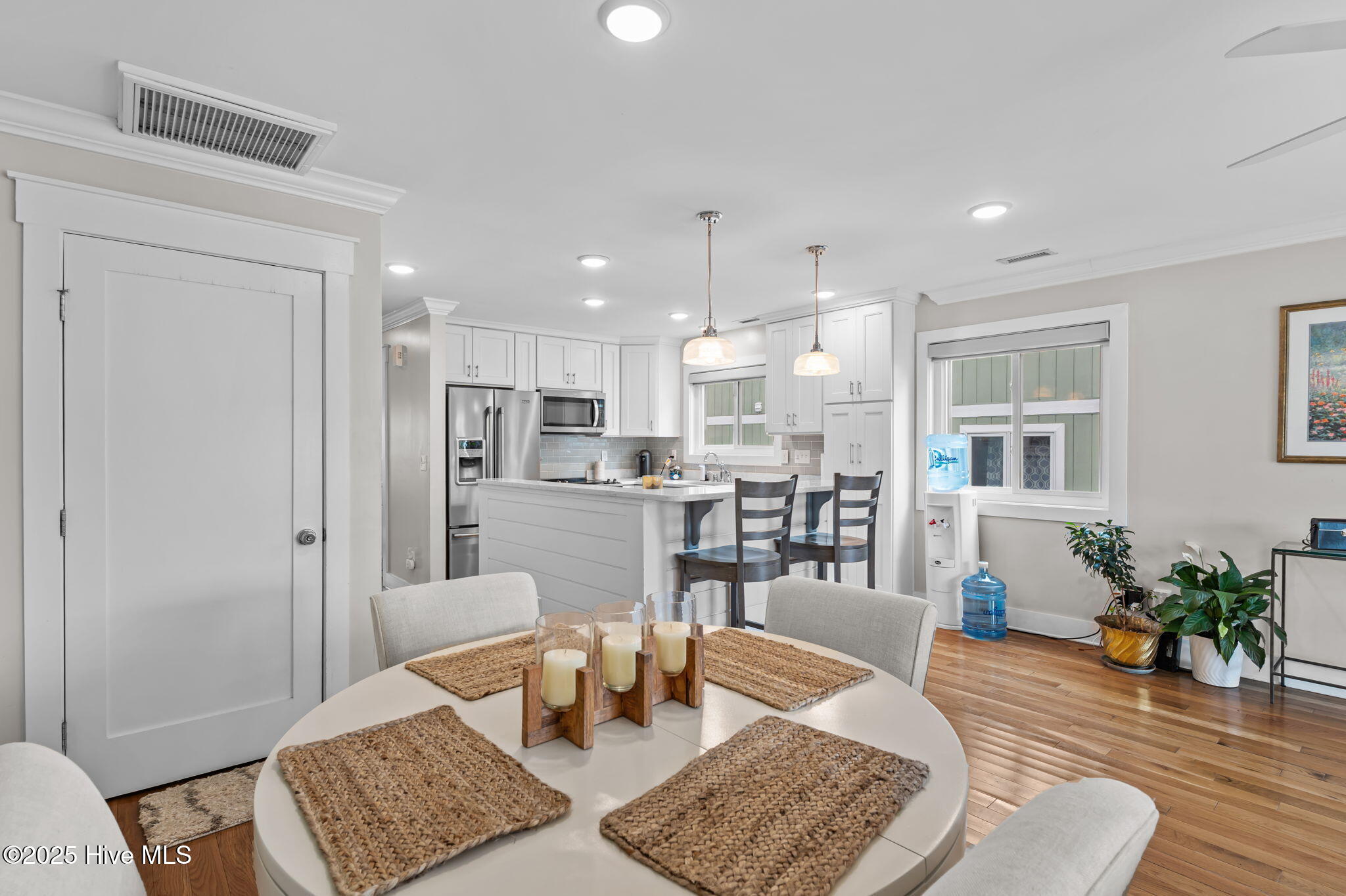 13 E Columbia Street, B