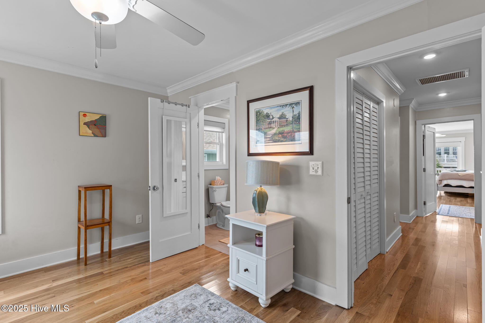 13 E Columbia Street, B