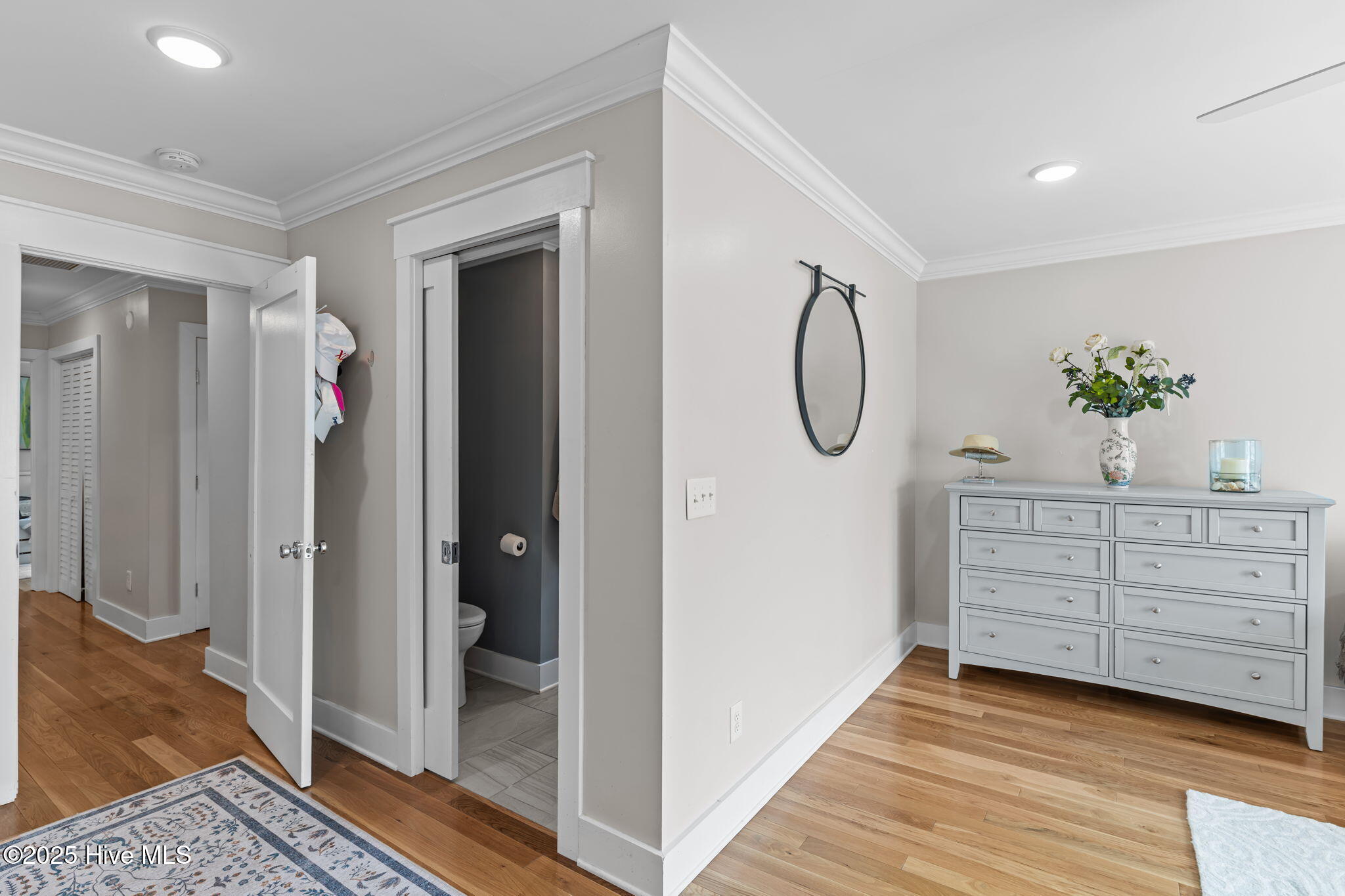 13 E Columbia Street, B