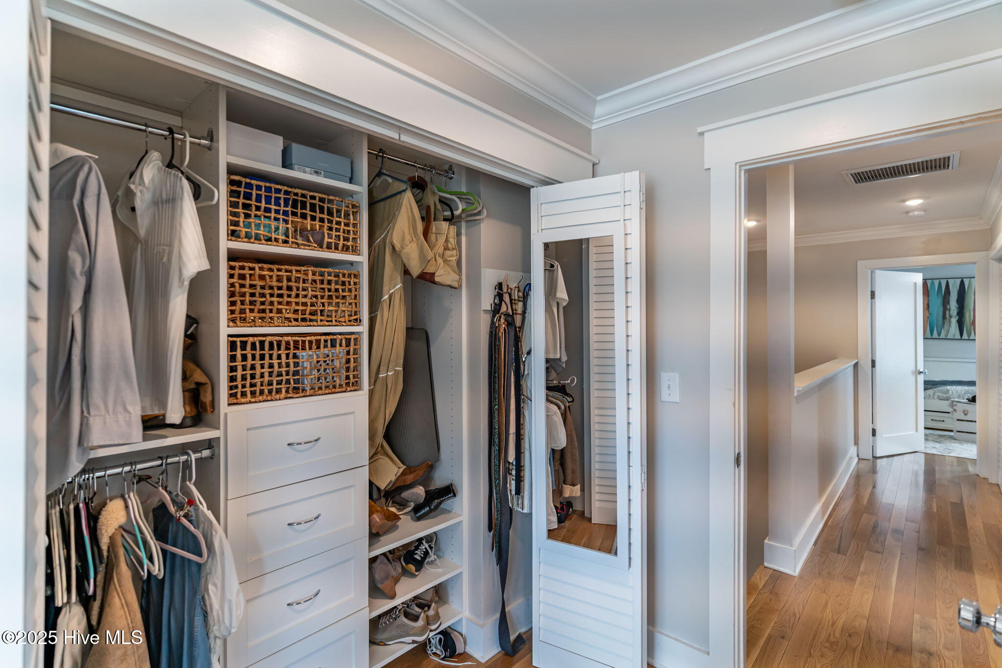 13 E Columbia Street, B