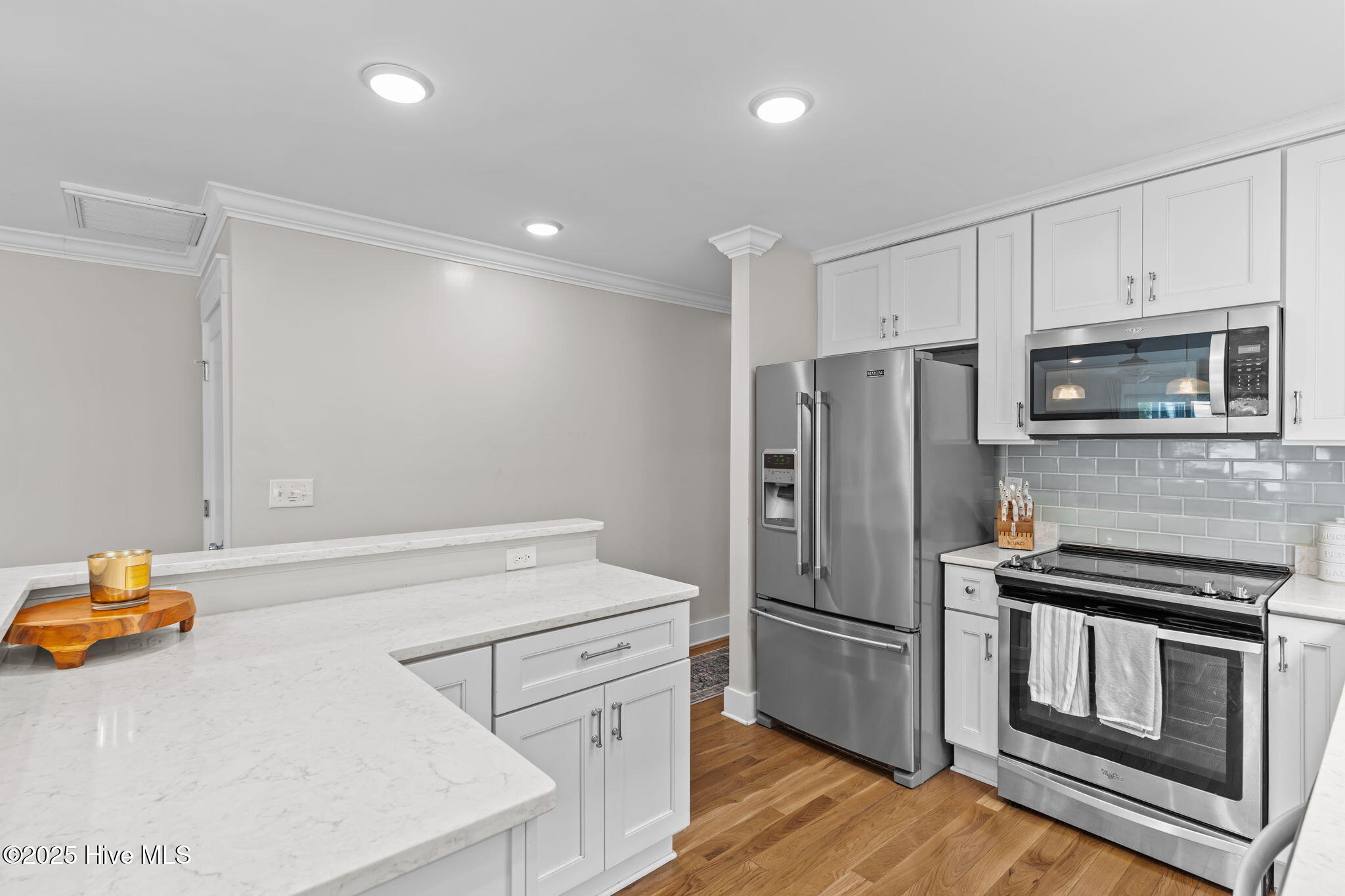 13 E Columbia Street, B