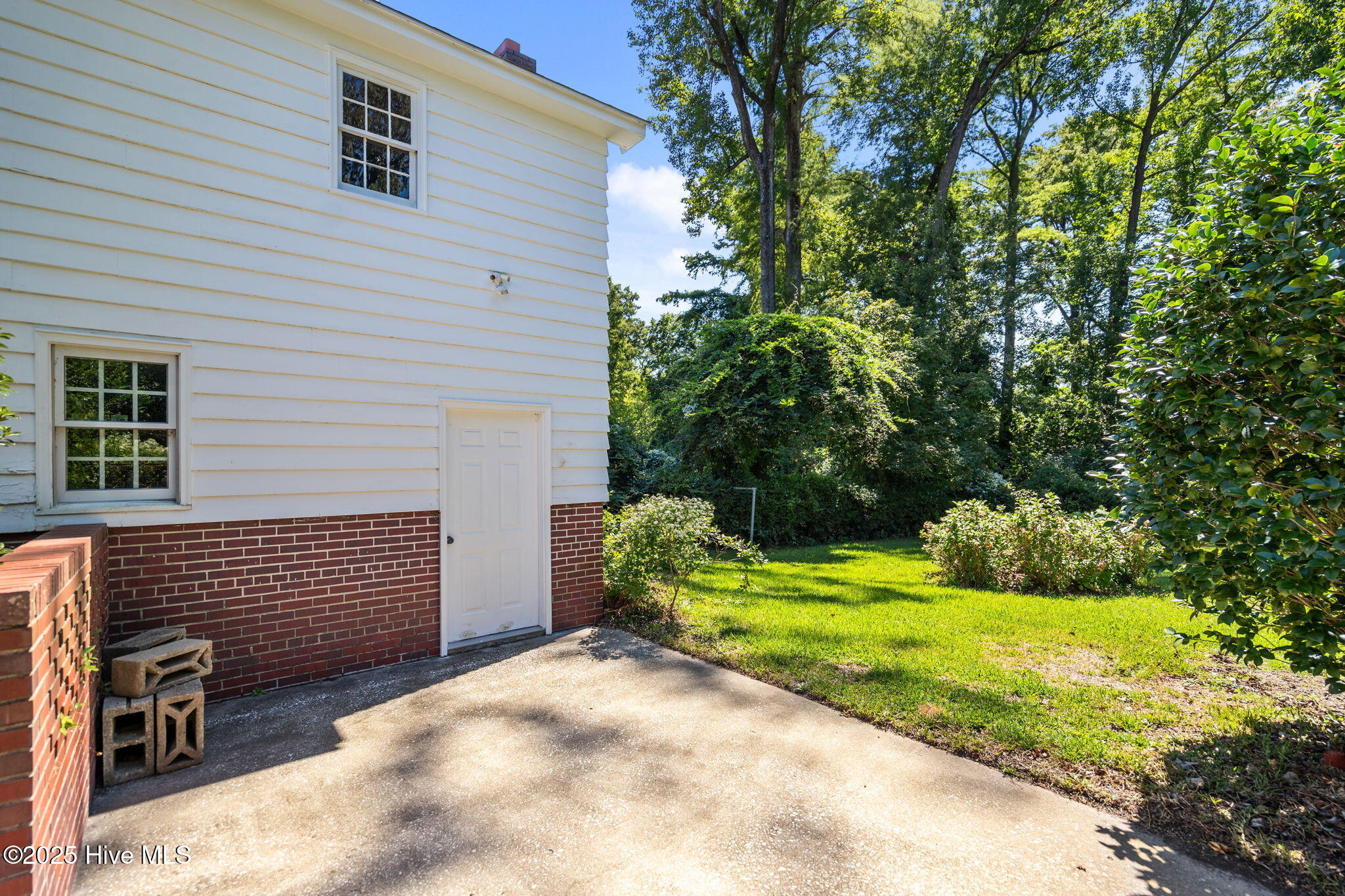 418 Forest Hills Drive