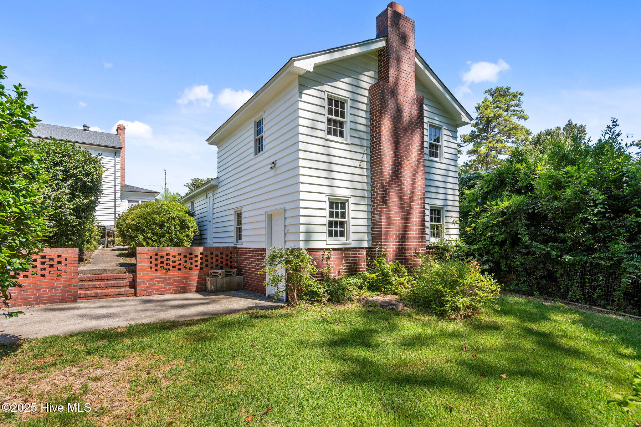 418 Forest Hills Drive