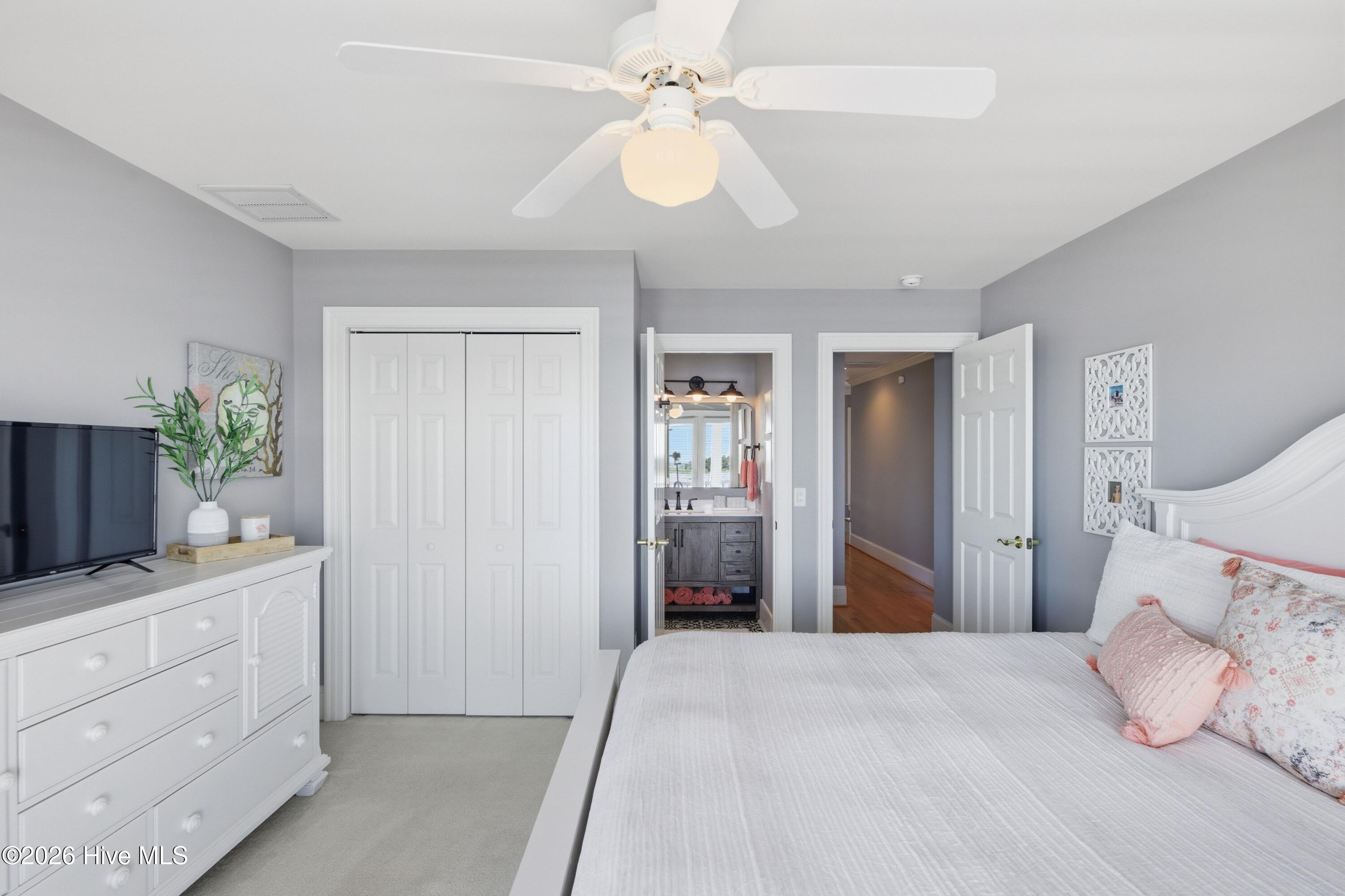 5252 Masonboro Harbour Drive