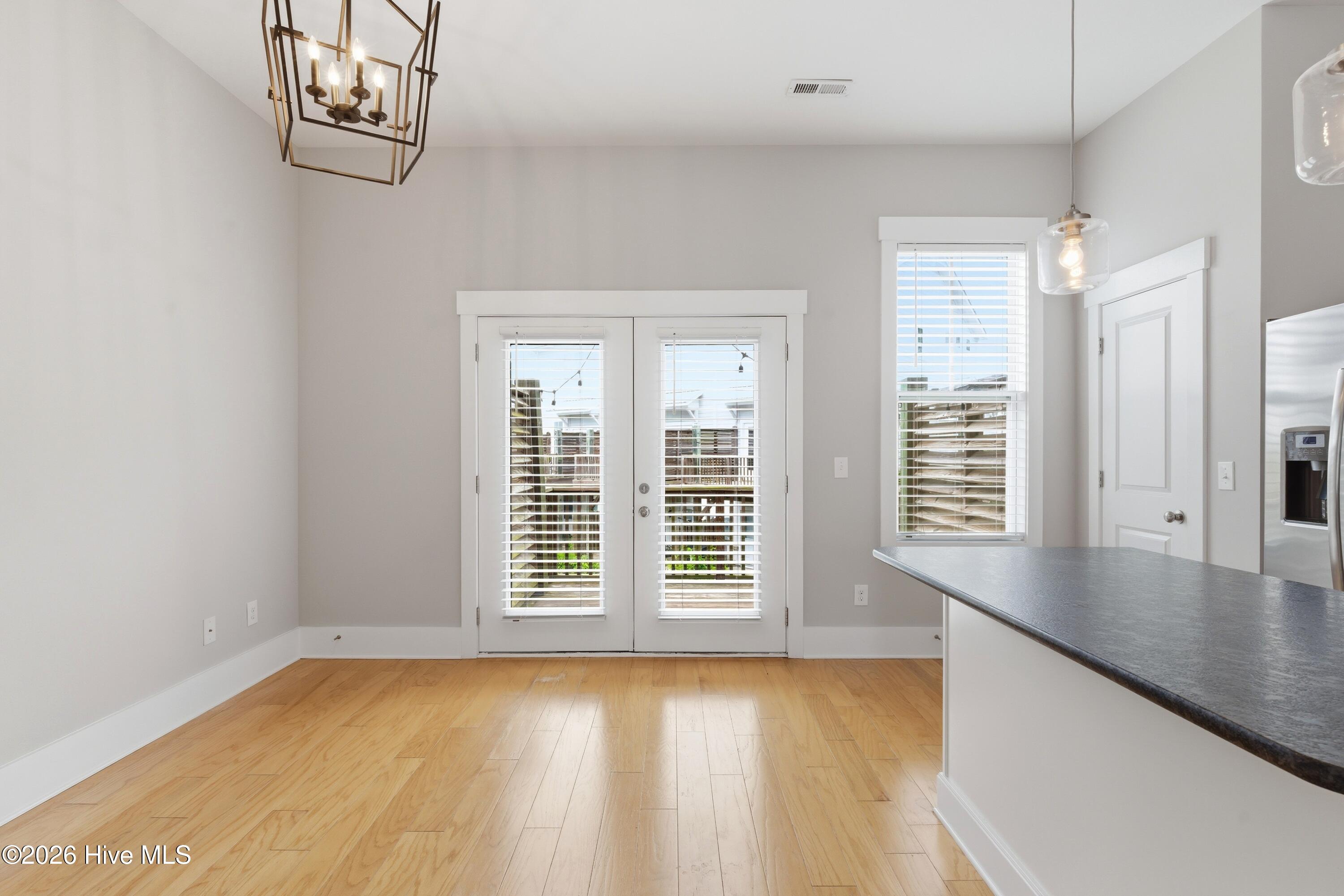 1810 Bungalow Row