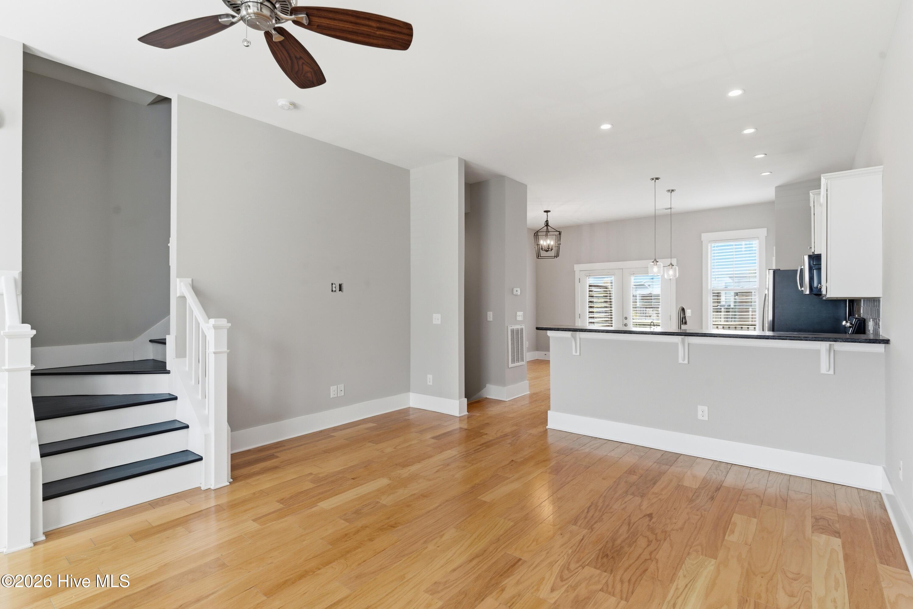 1810 Bungalow Row