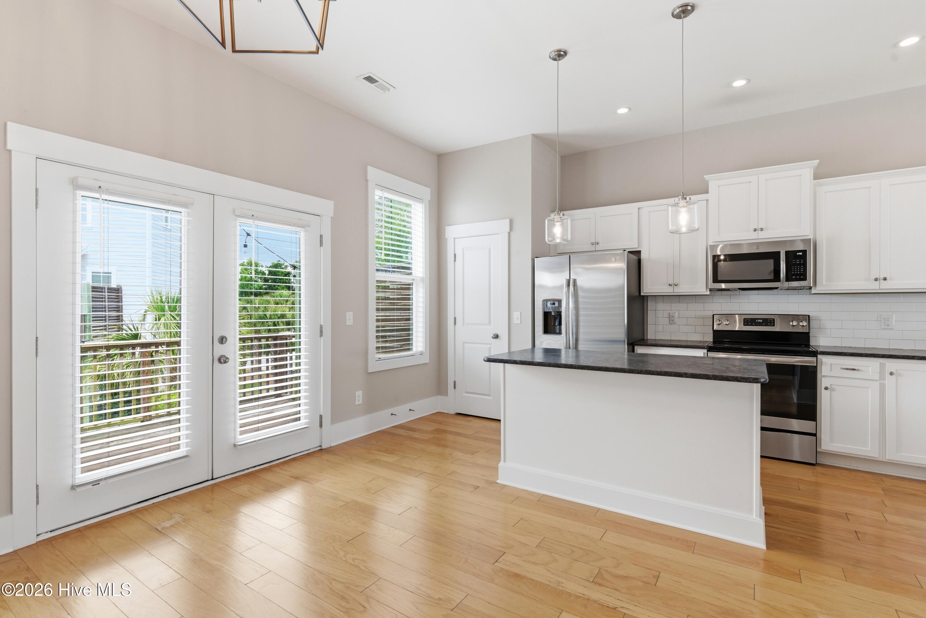 1810 Bungalow Row