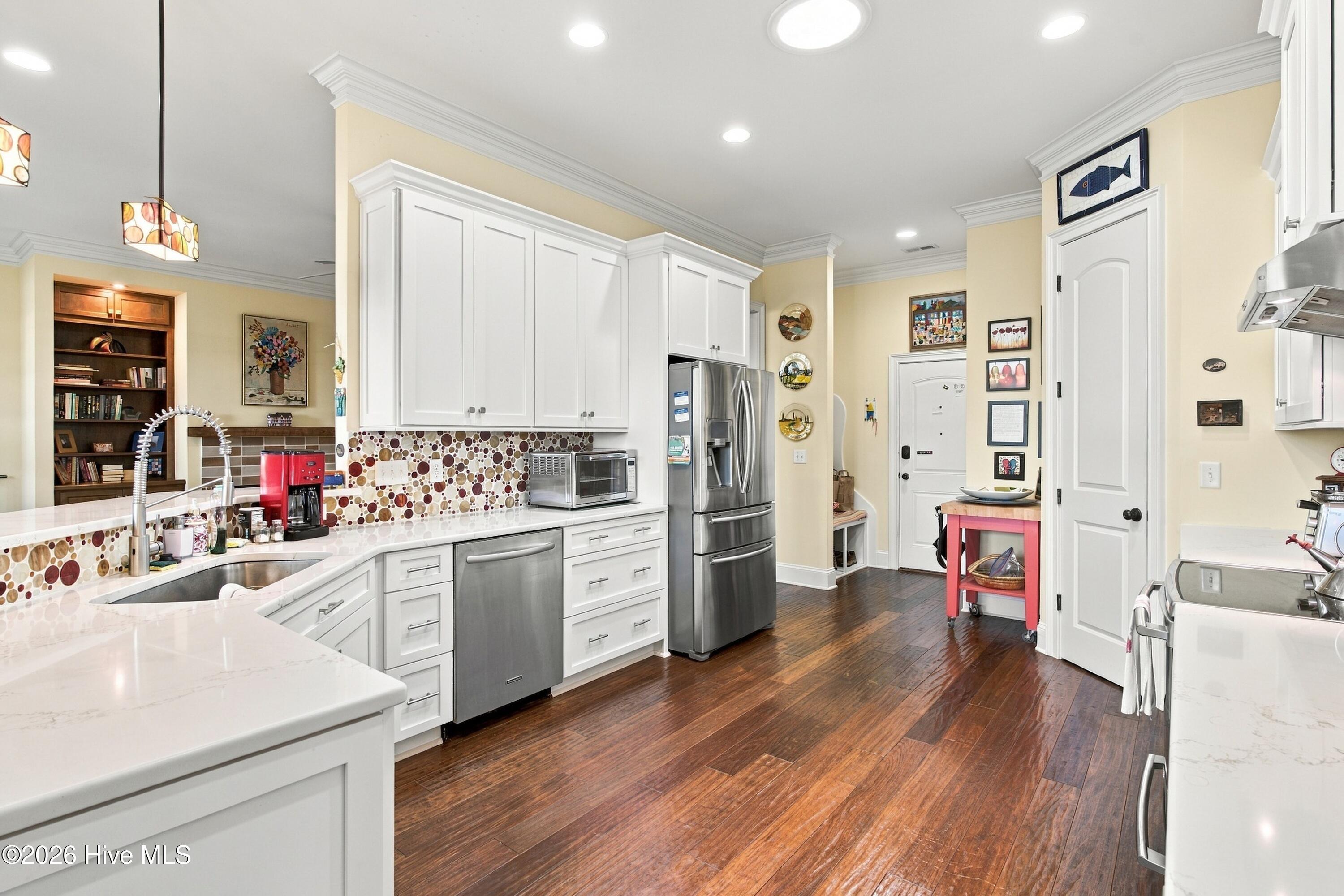 1018 Golden Sands Way