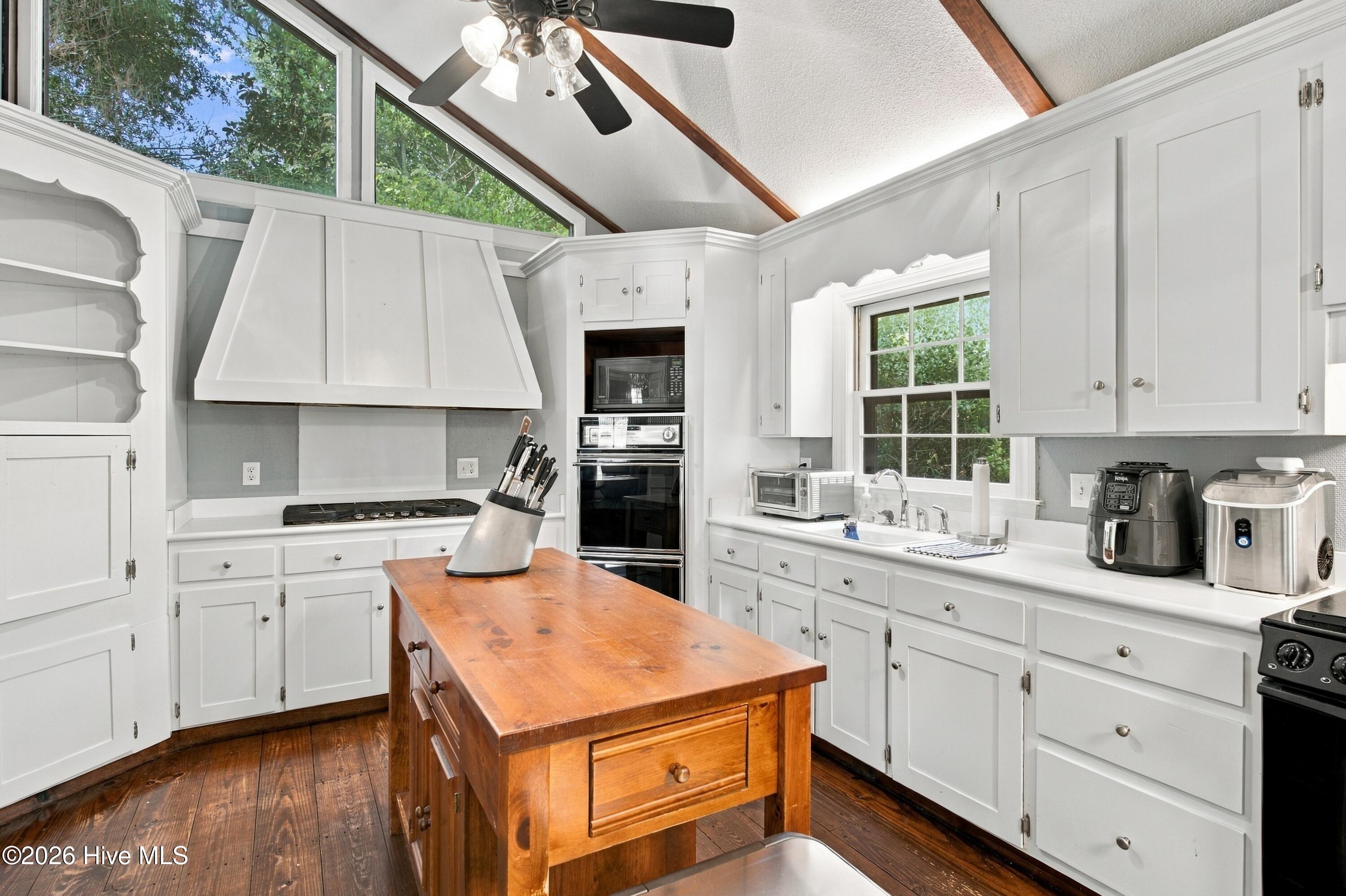 2209 Waverly Drive
