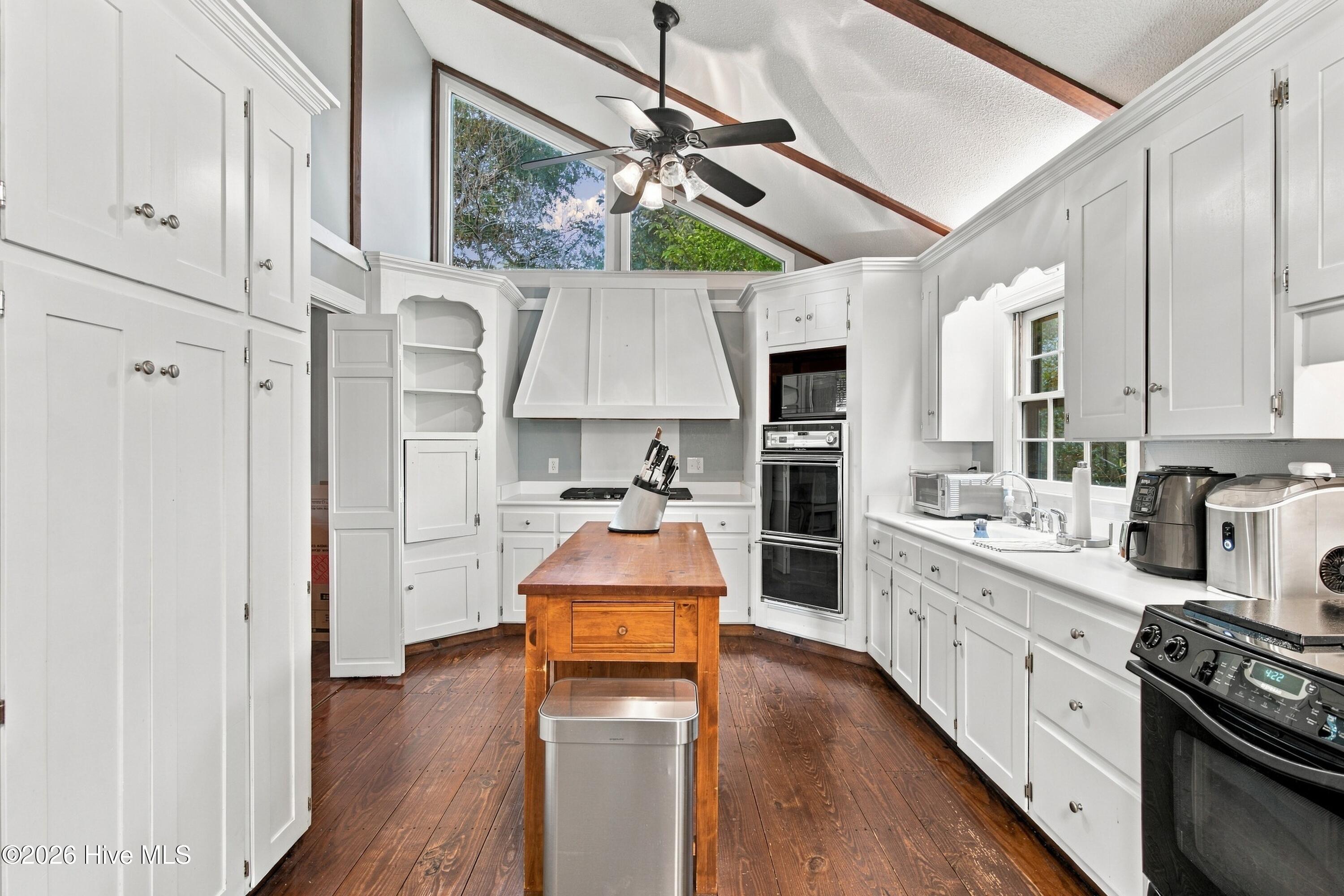 2209 Waverly Drive