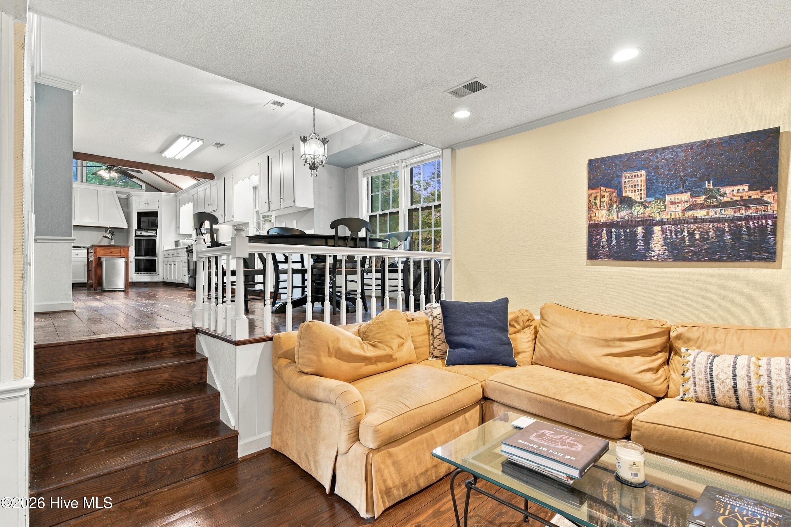 2209 Waverly Drive