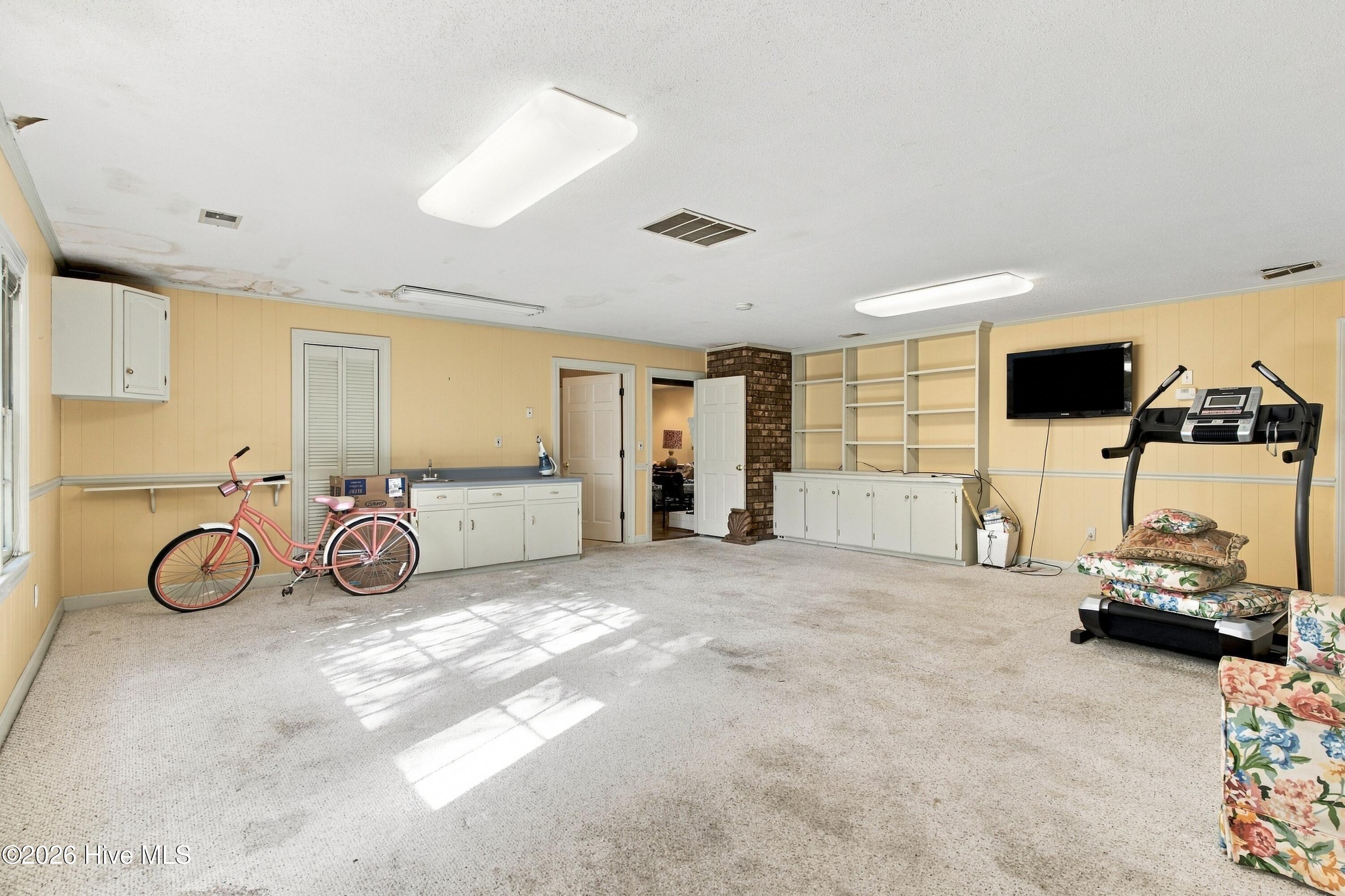 2209 Waverly Drive