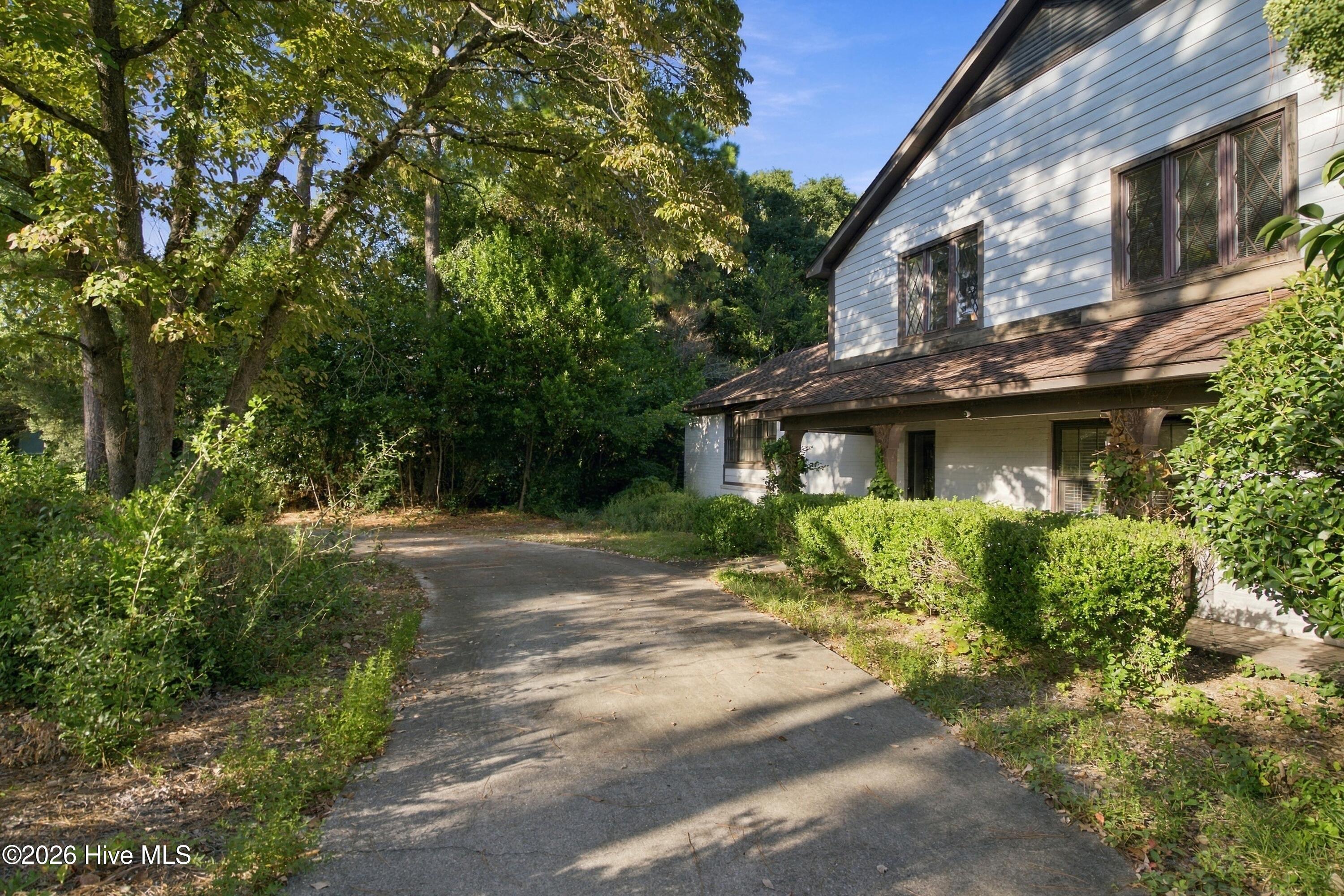 2209 Waverly Drive
