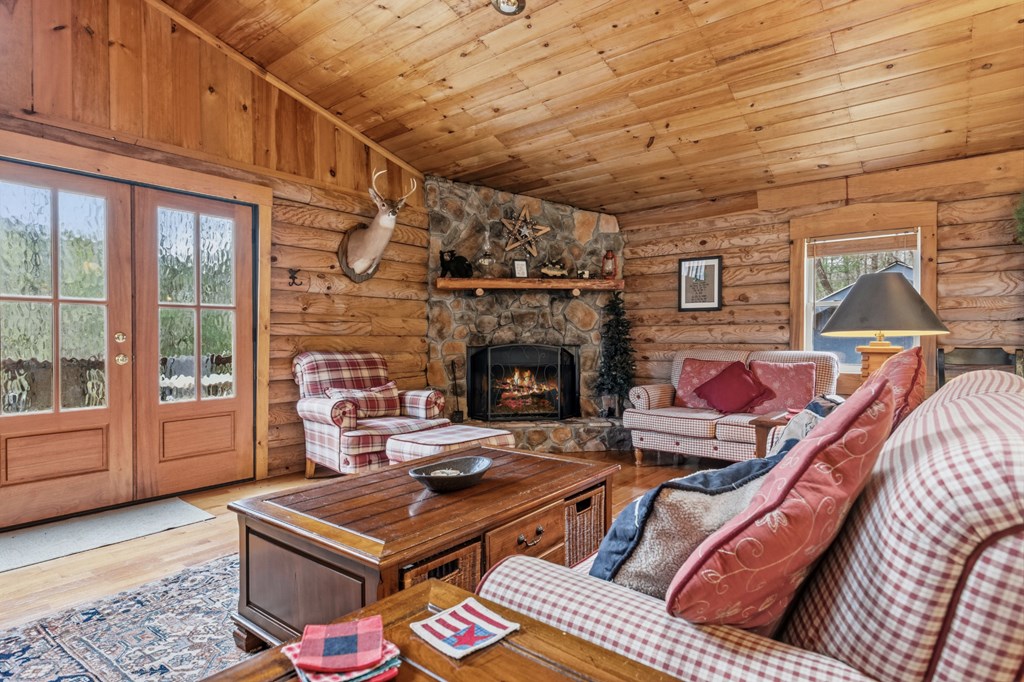 898 Childers Creek Rd