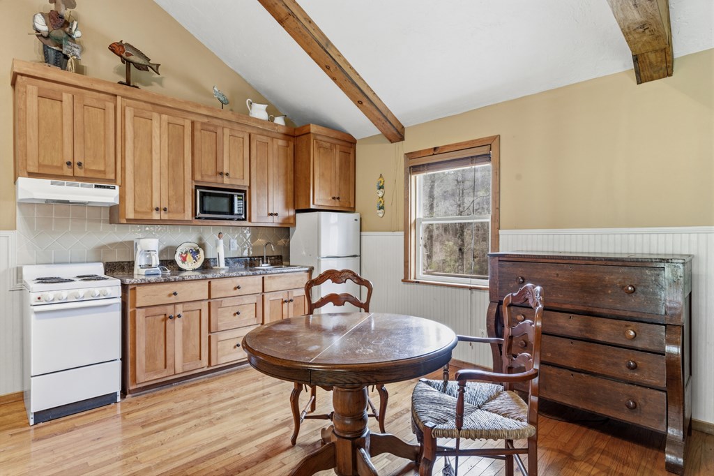 898 Childers Creek Rd