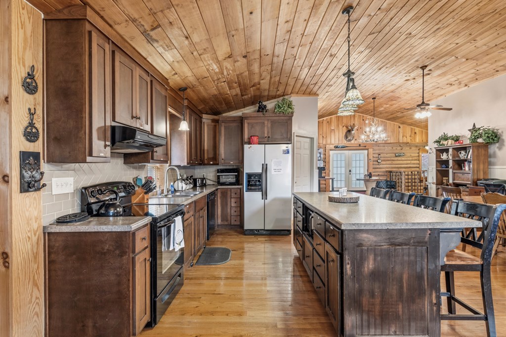 898 Childers Creek Rd