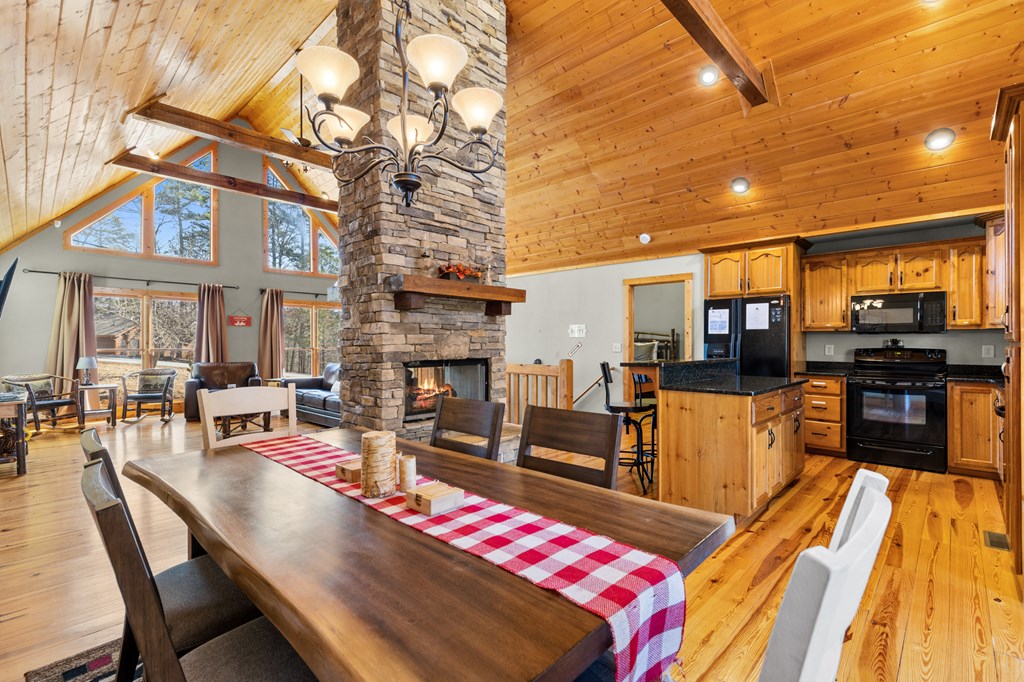 814 Eagle Mountain Drive W