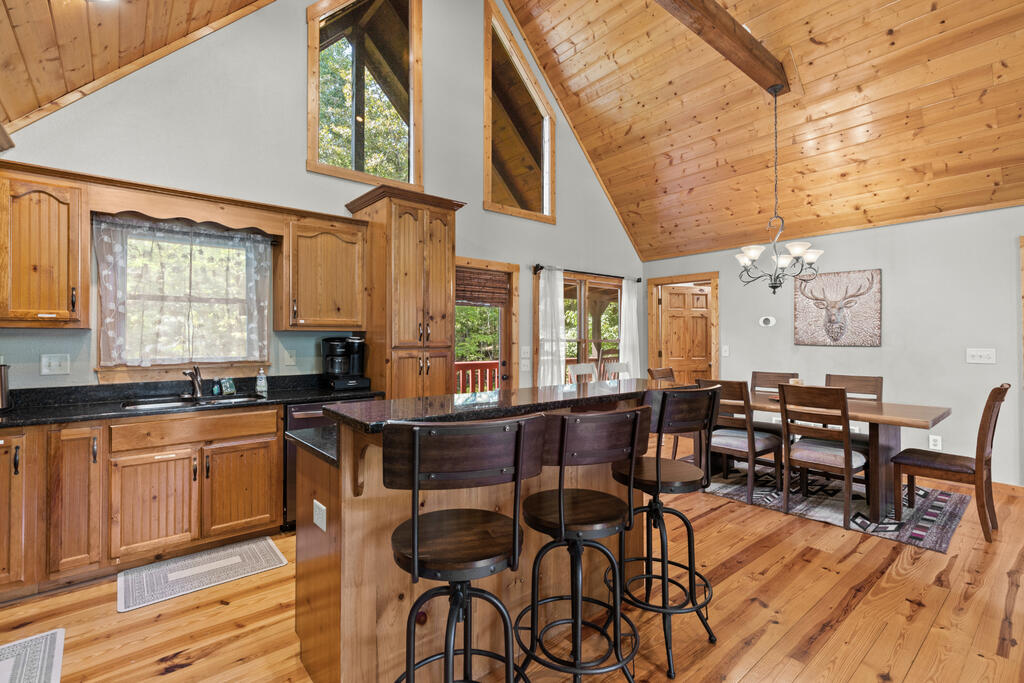 814 Eagle Mountain Drive W