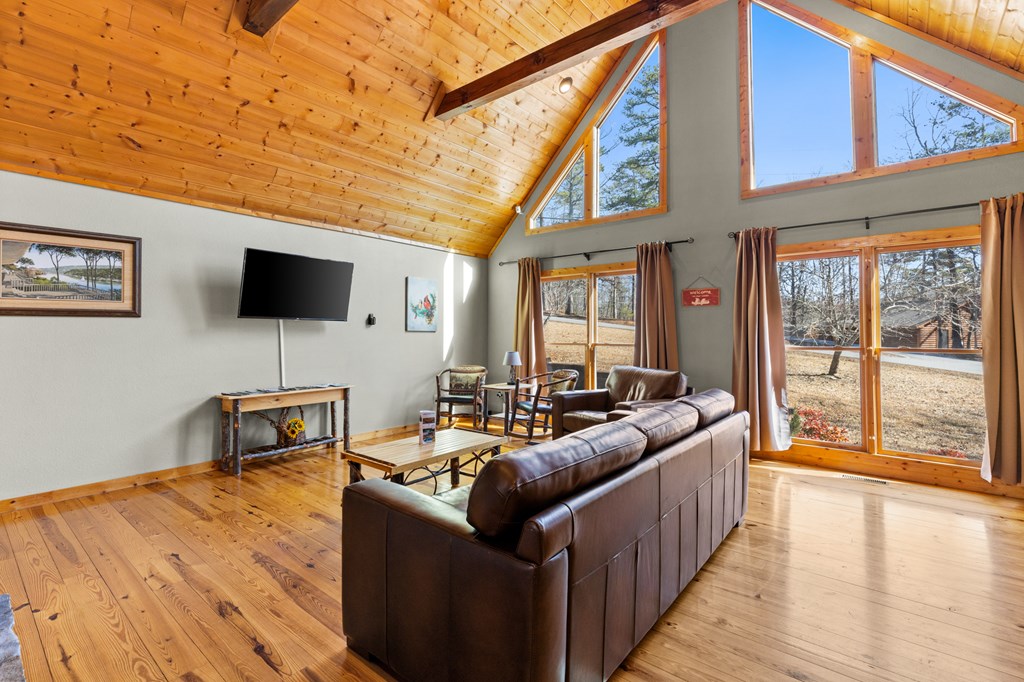 814 Eagle Mountain Drive W