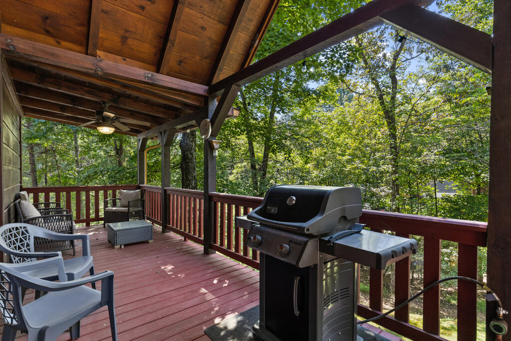 814 Eagle Mountain Drive W